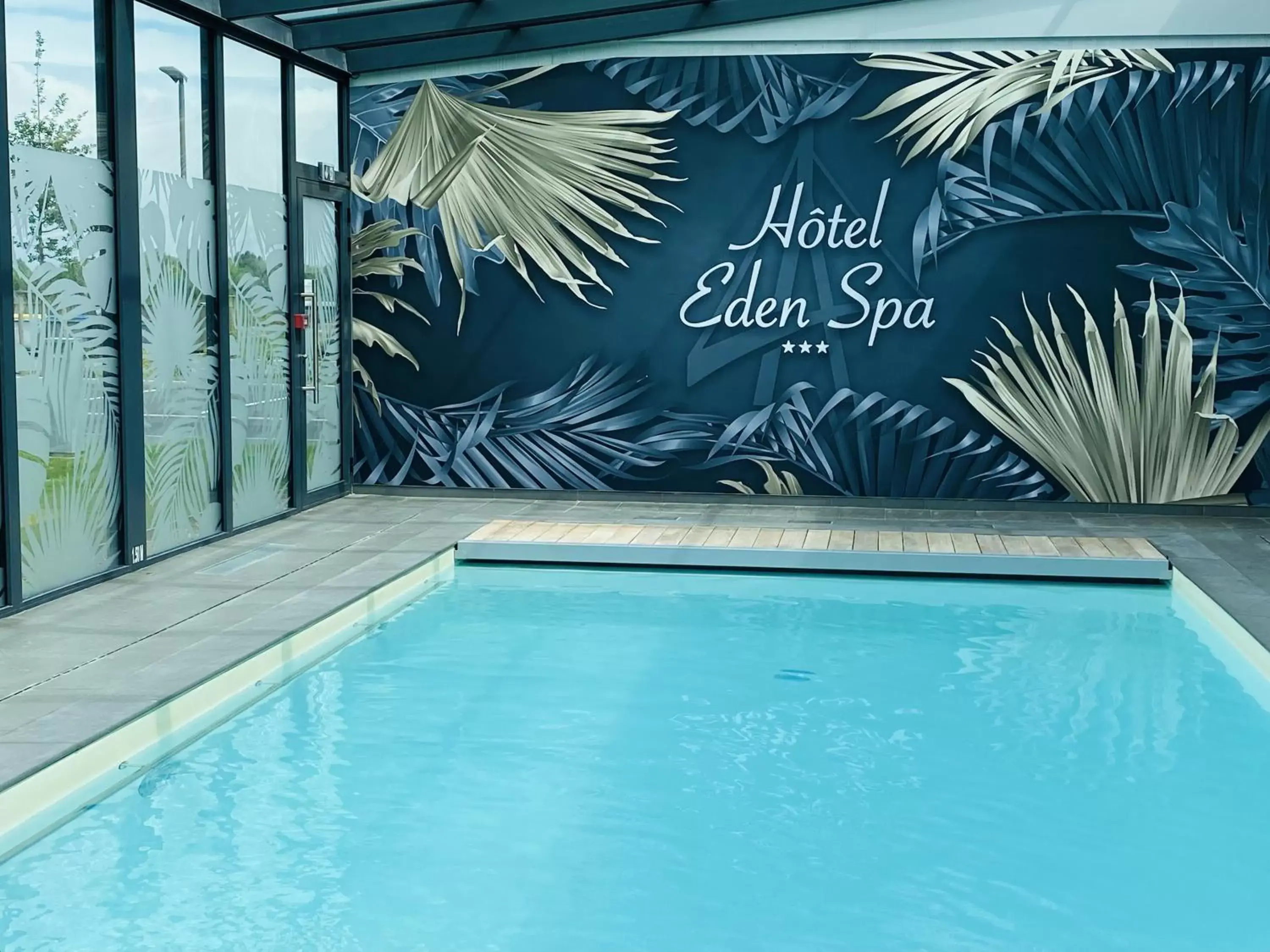 Swimming Pool in Brit Hotel Eden SPA Honfleur