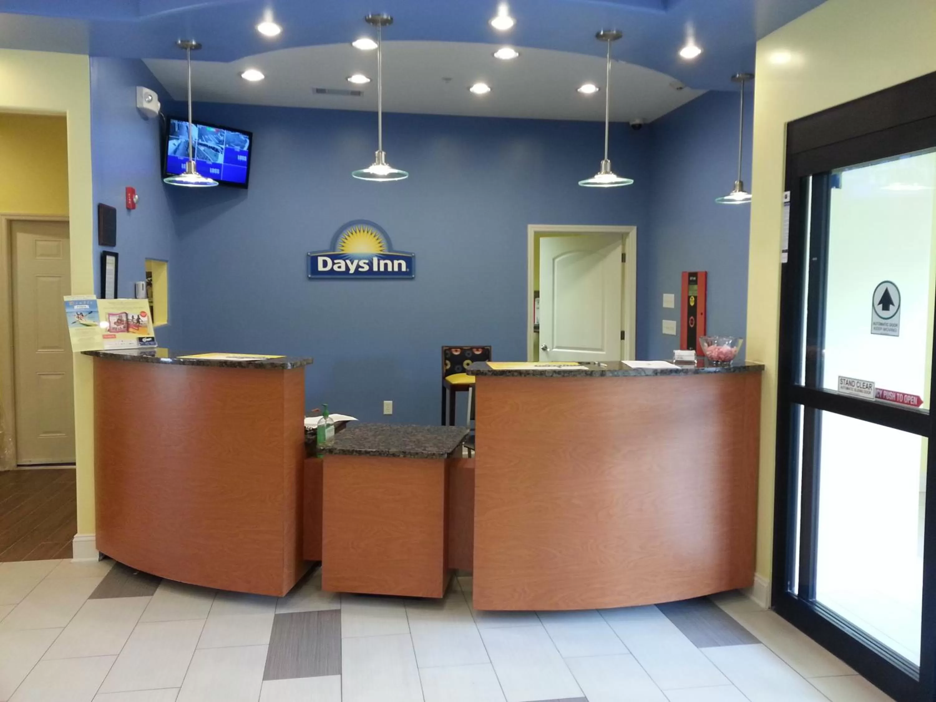 Lobby or reception in Days Inn by Wyndham Fultondale