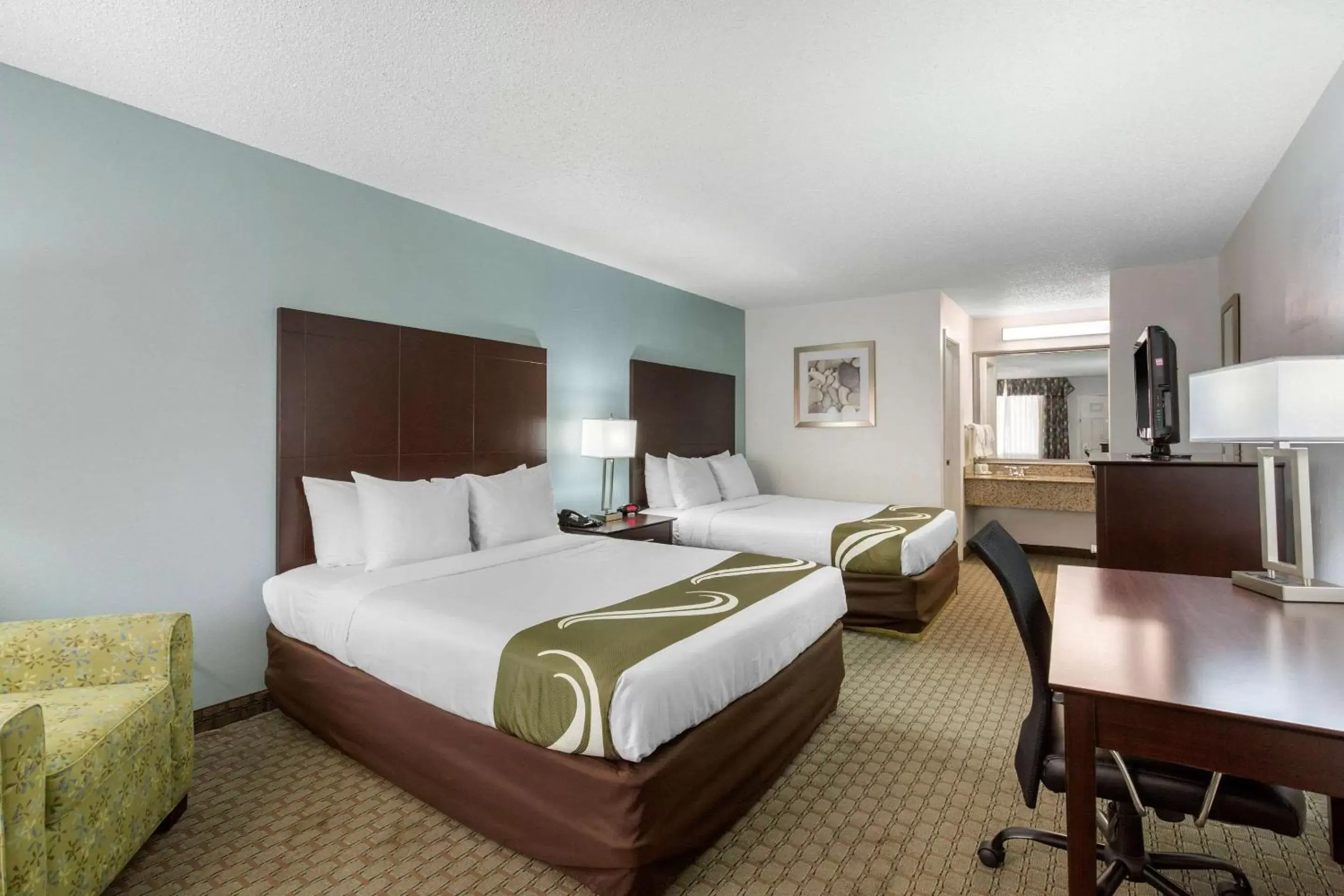 Photo of the whole room in Quality Inn Clute Freeport