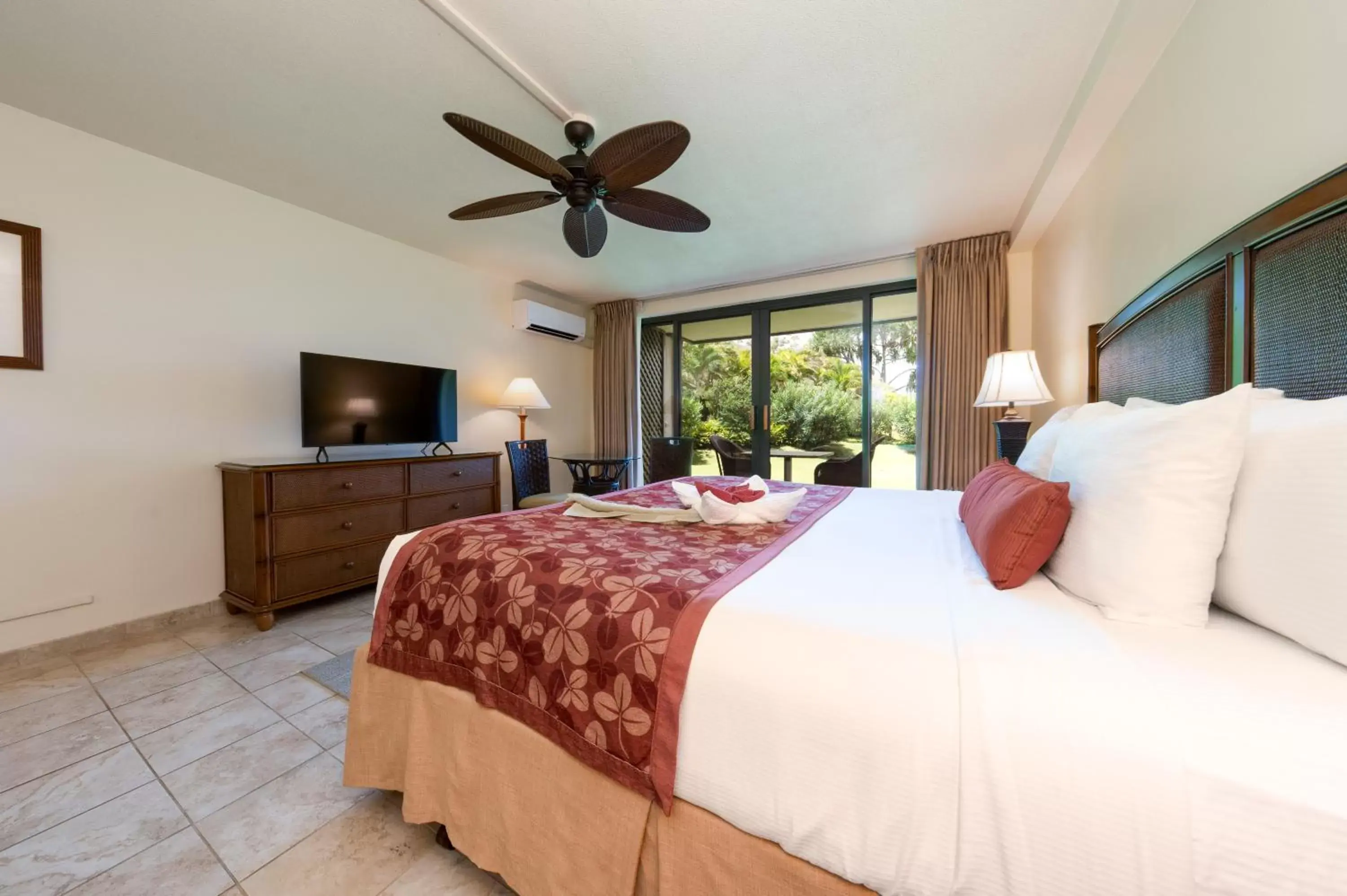 Bedroom in Hanalei Bay Resort