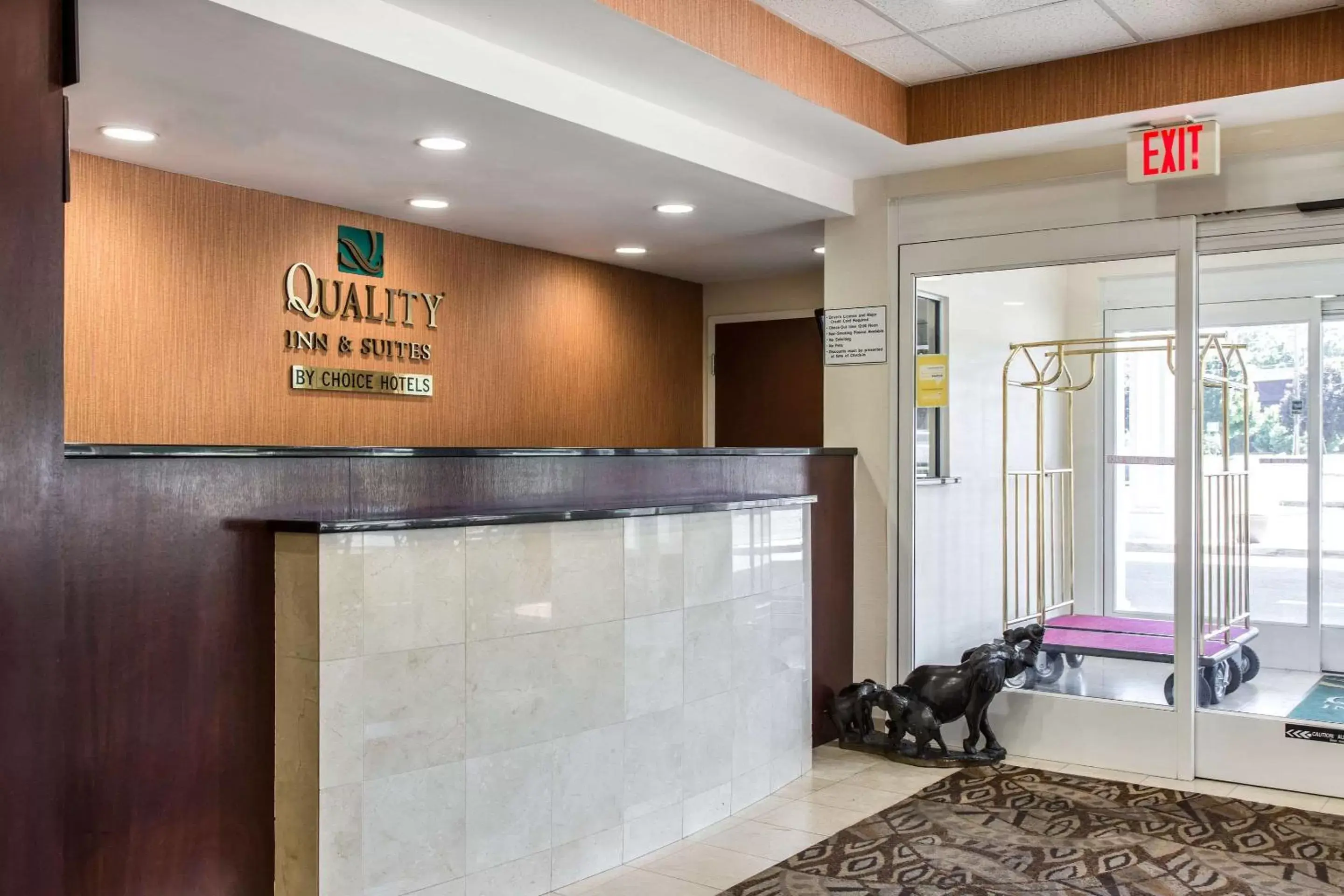 Lobby or reception in Quality Inn & Suites Danbury near University Lobby or reception in Quality Inn & Suites Danbury near University