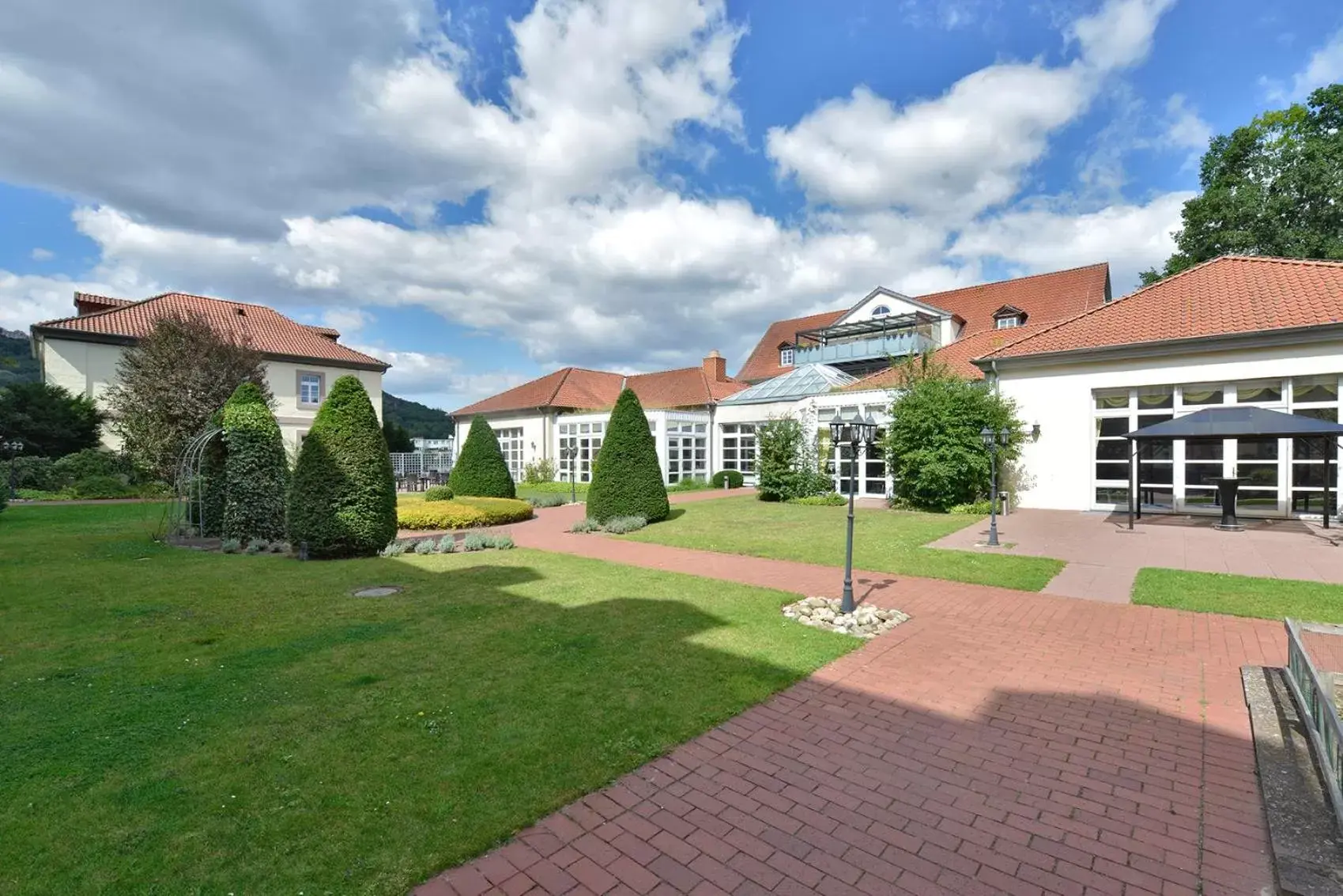 Garden, Property Building in Hotel Stadt Hameln