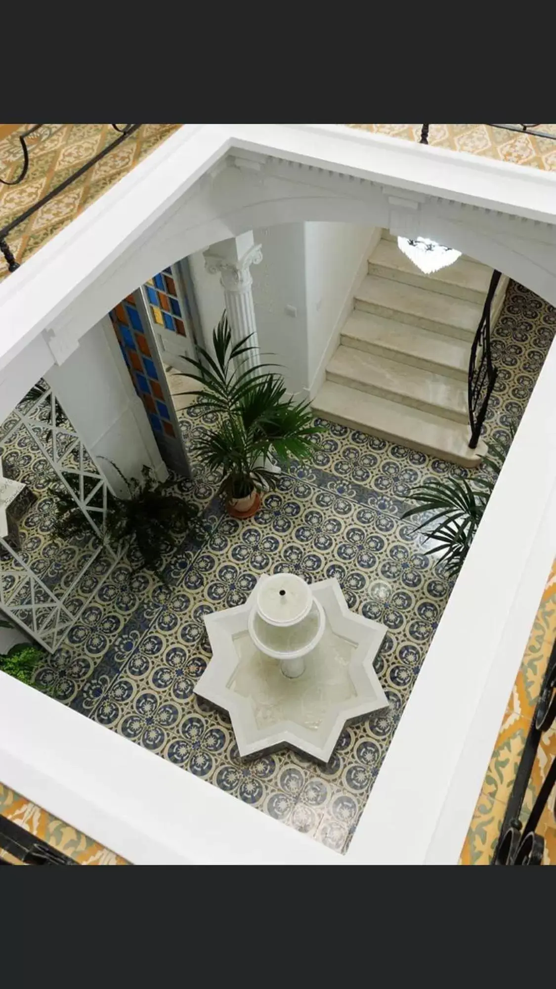 Inner courtyard view in Palacete Encanto Maior