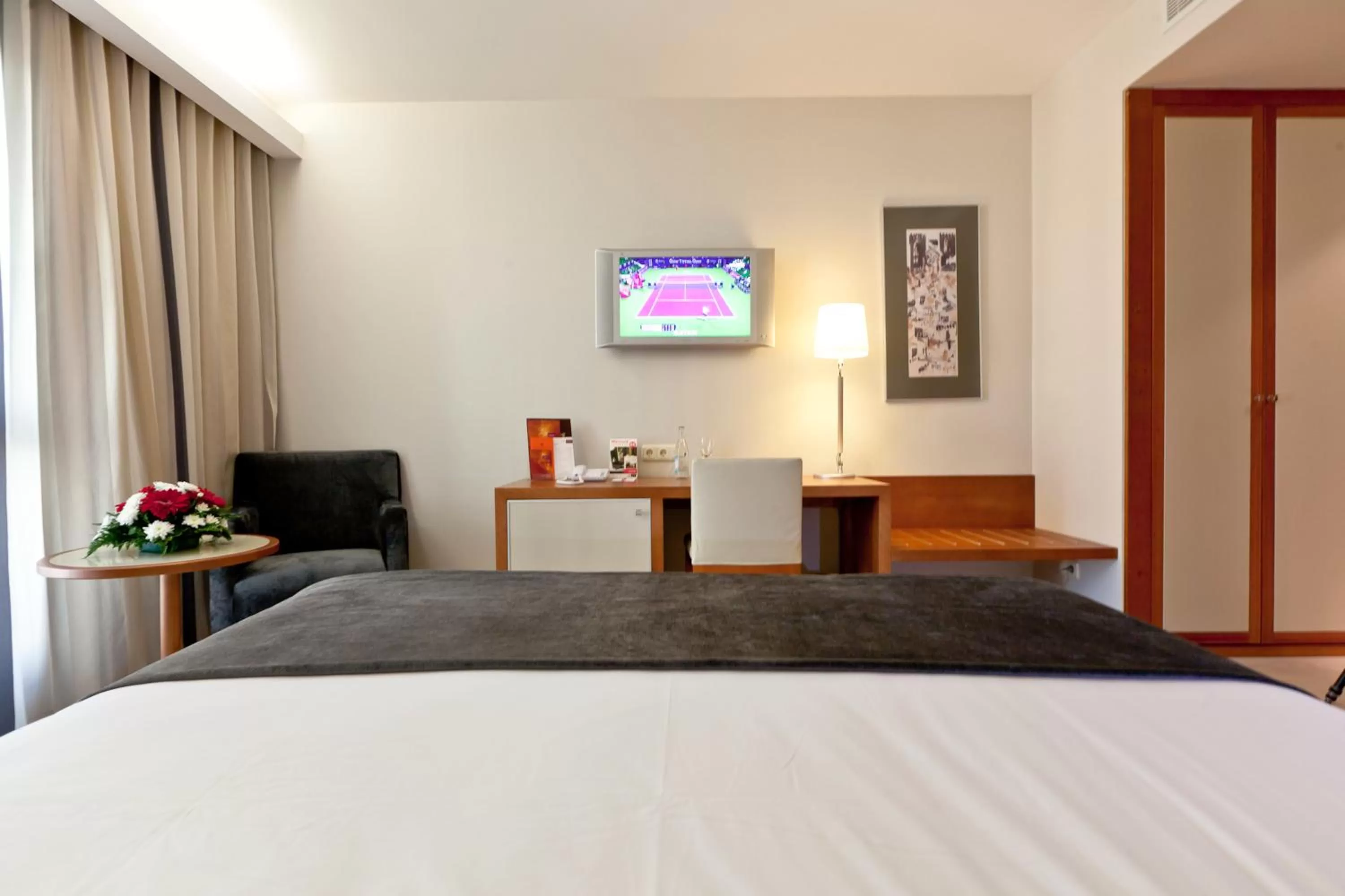 Bed in Hotel Mercure Lisboa