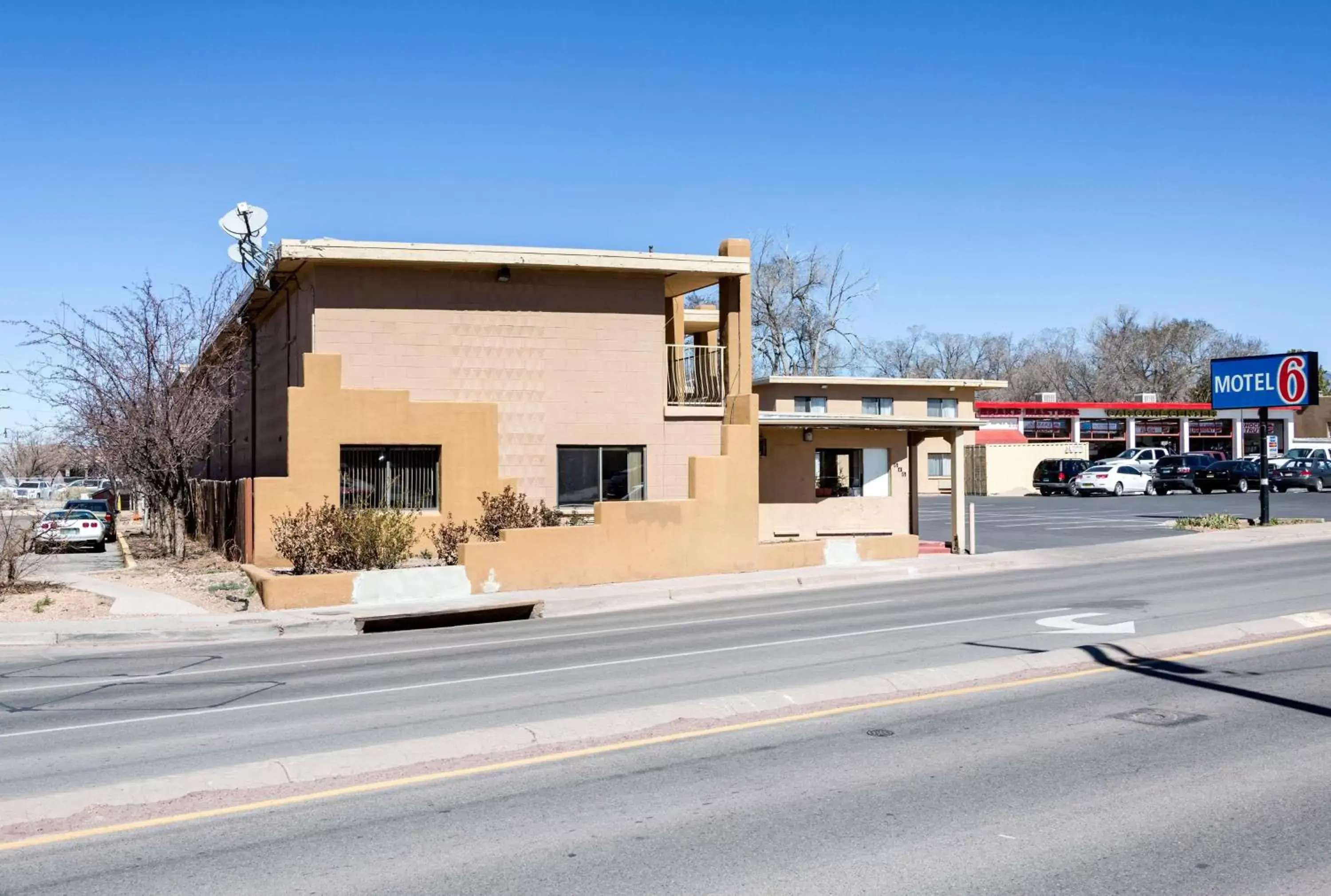 Property Building in Motel 6-Santa Fe, NM - Downtown