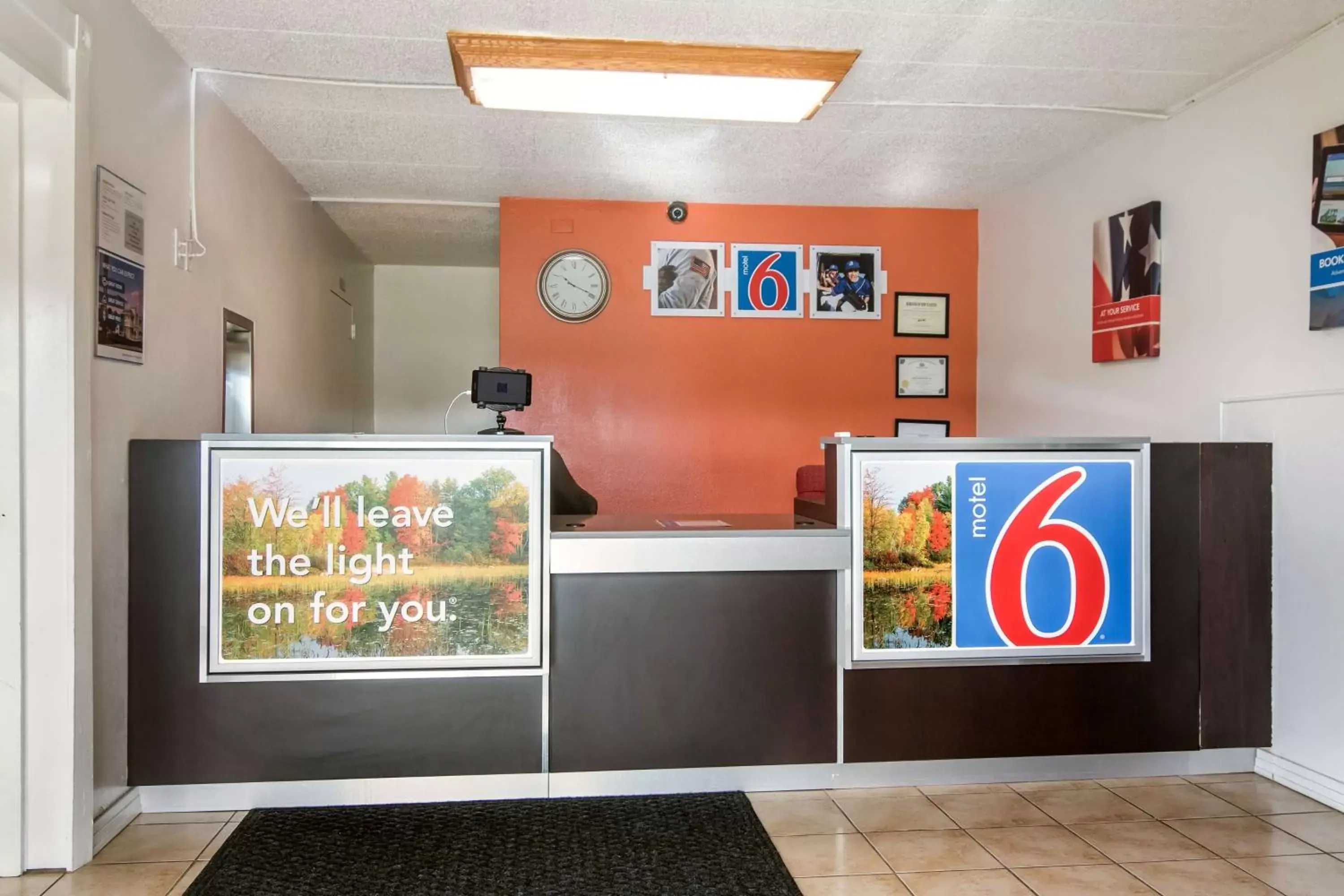 Property logo or sign, Lobby/Reception in Motel 6-New Stanton, PA