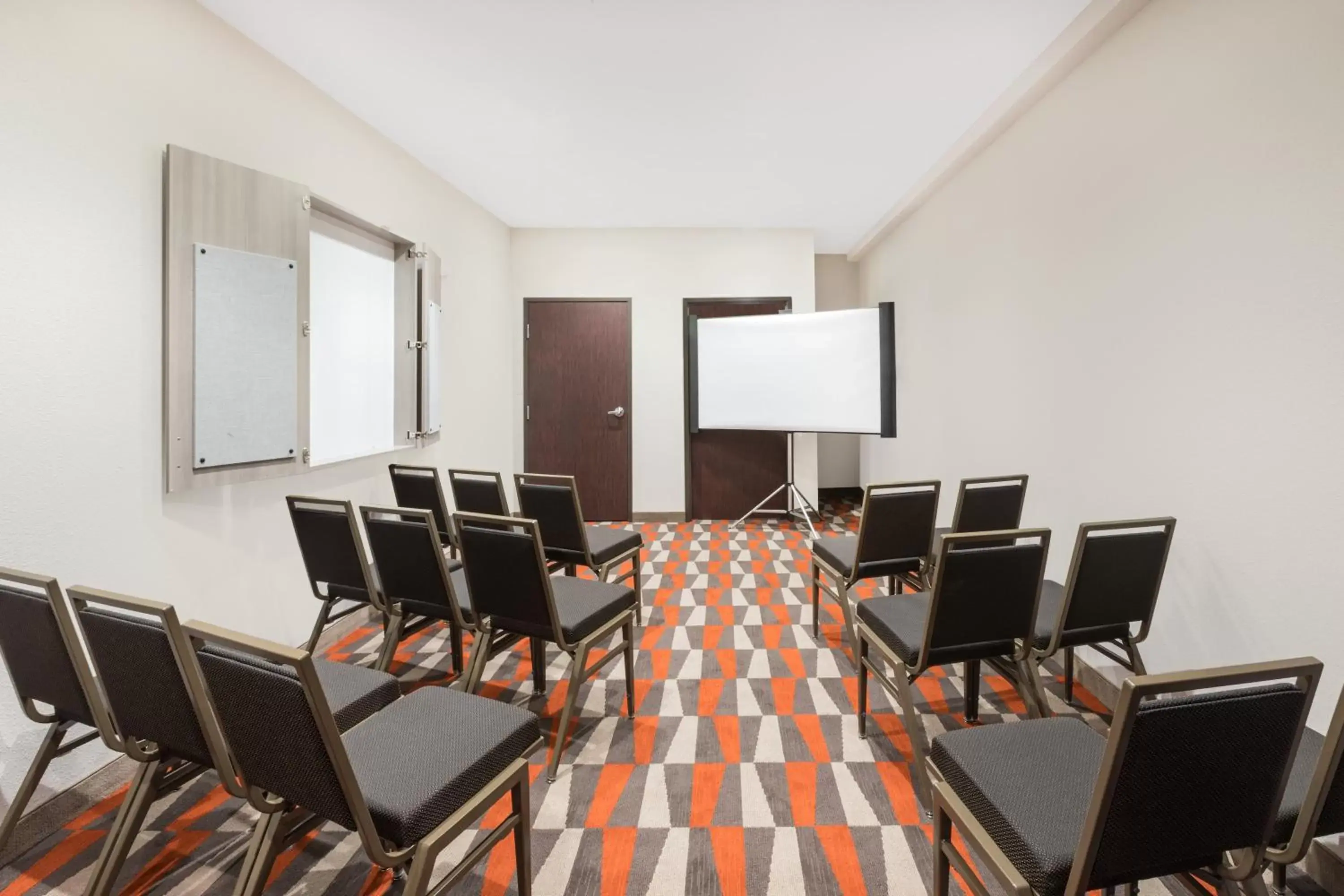 Business facilities in Microtel Inn & Suites by Wyndham Perry