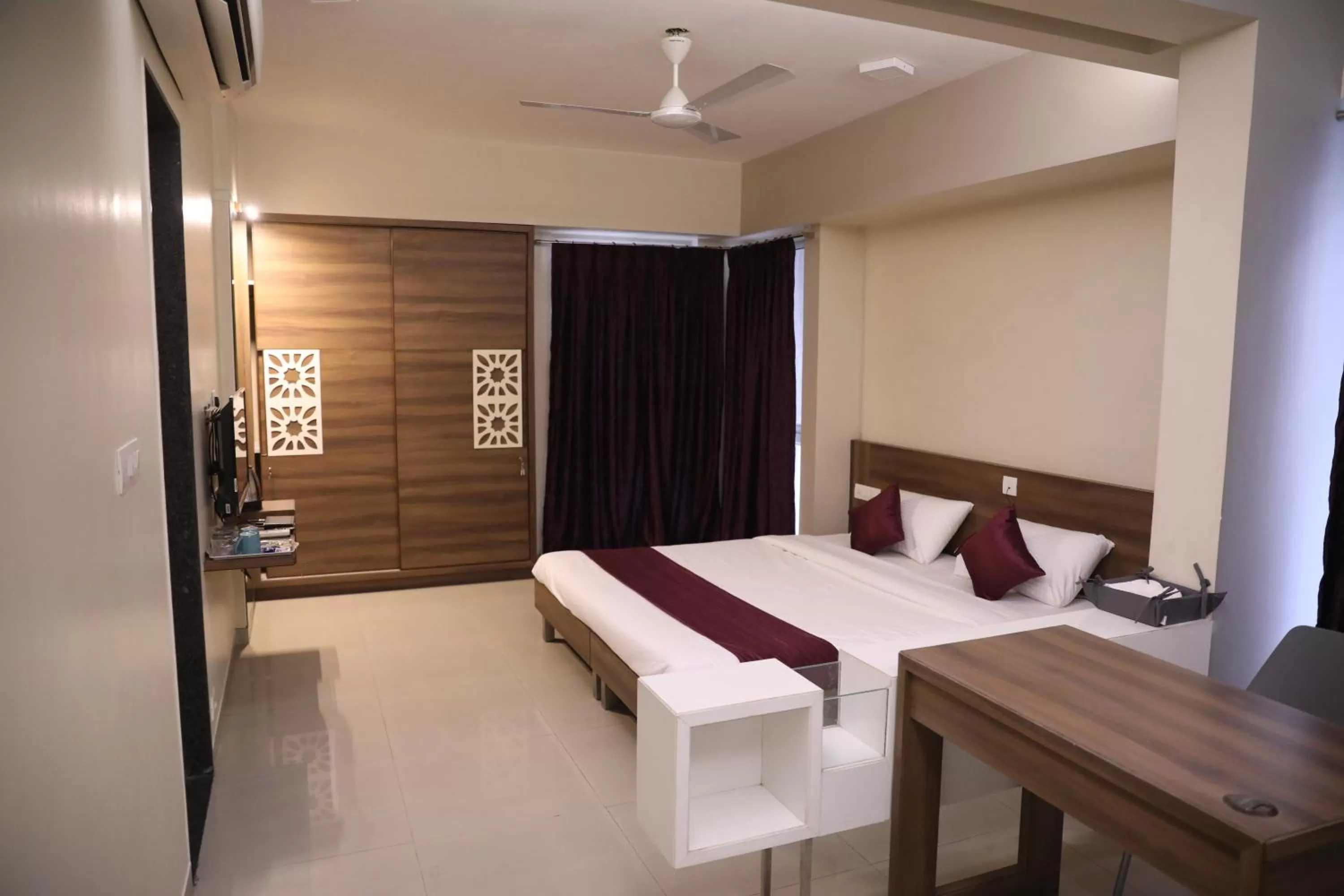 Photo of the whole room in AUHTEL Baner