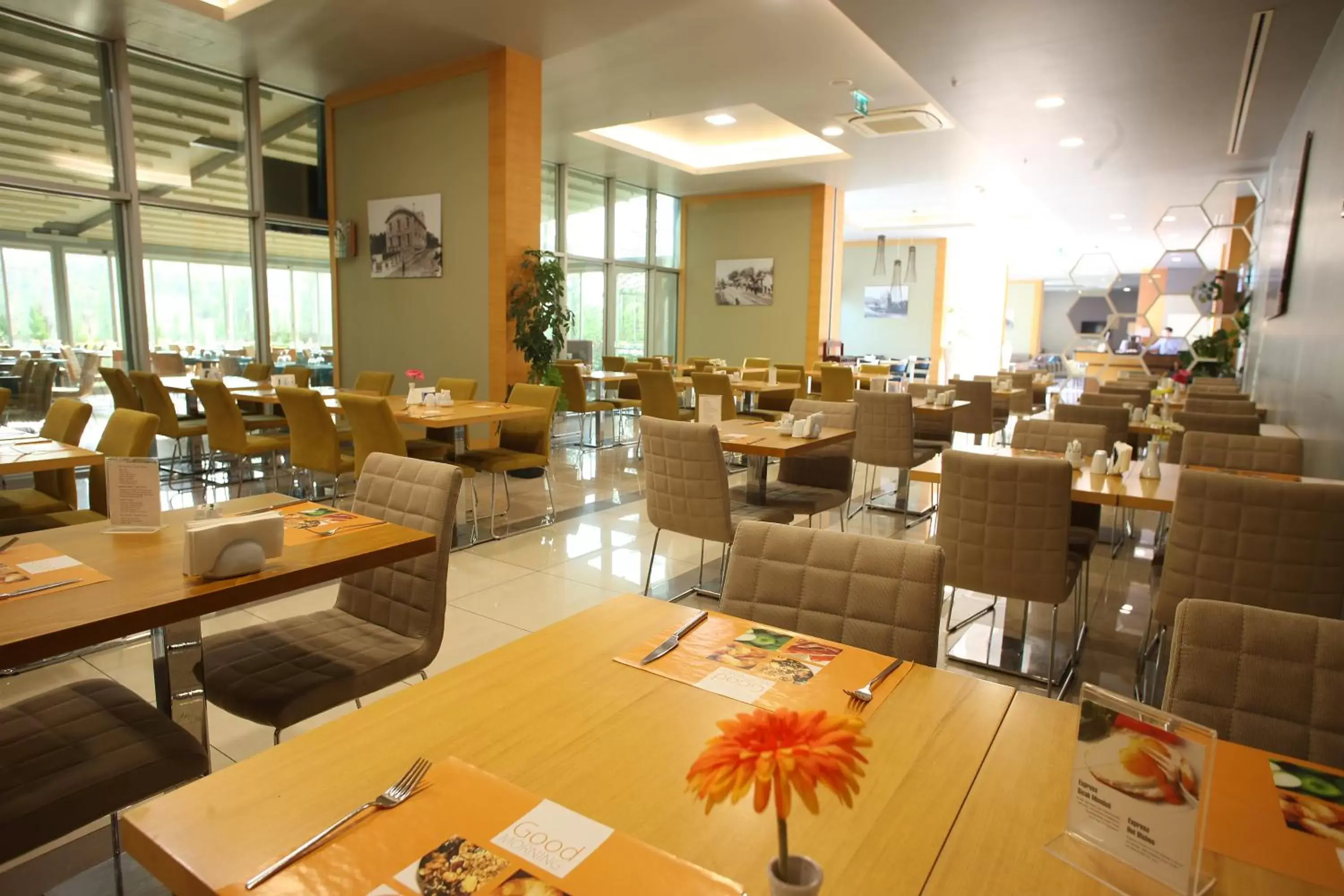 Restaurant/Places to Eat in Holiday Inn Express Manisa-West, an IHG Hotel