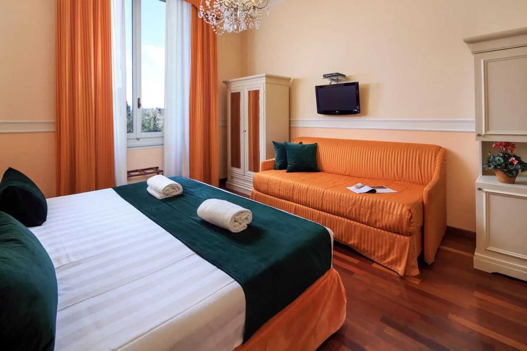 Bedroom, Bed in Hotel Villa Carlotta