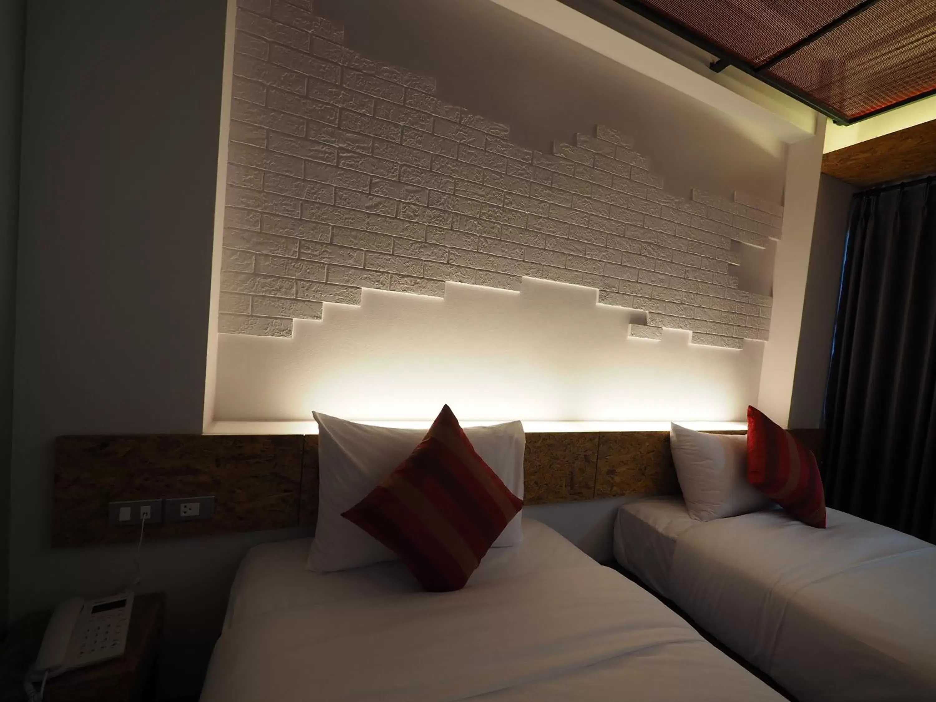 Property building, Bed in Ps Sriphu Hotel