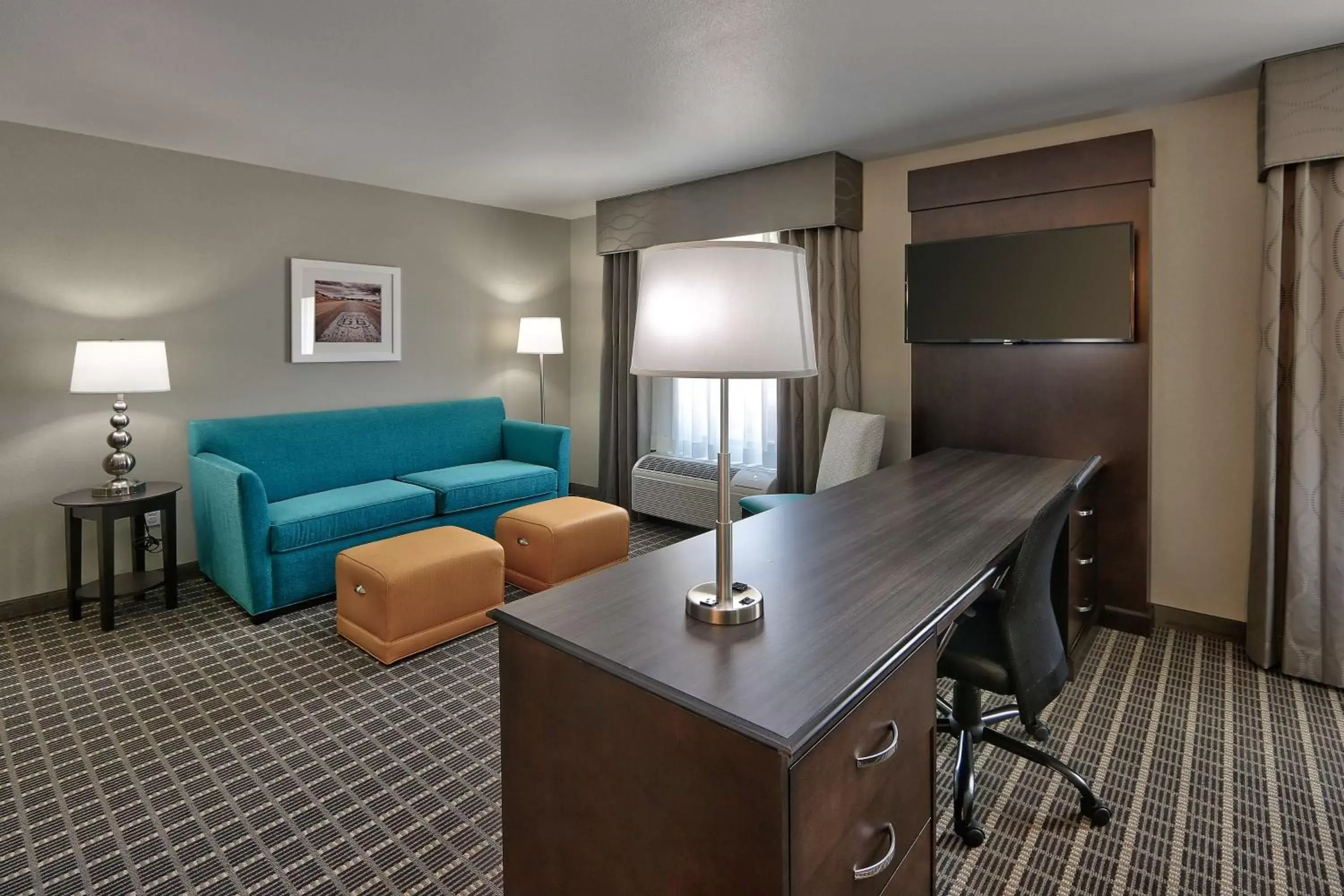 Living room, Seating Area in Hampton Inn & Suites Albuquerque Airport