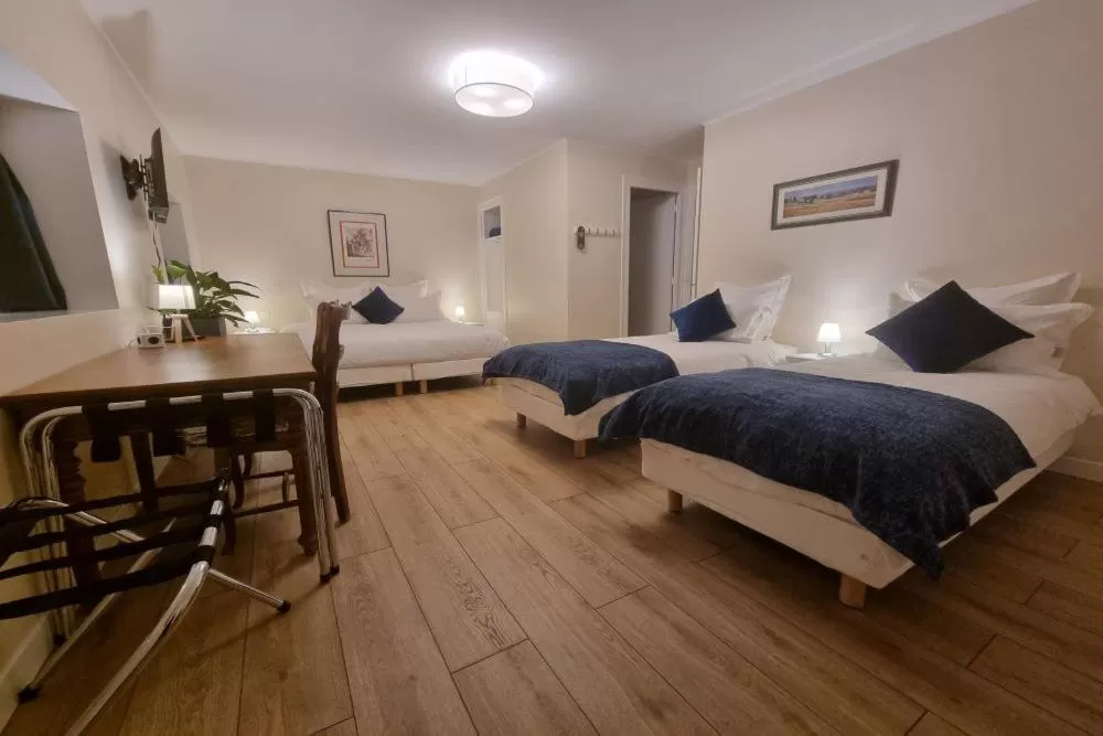 Photo of the whole room, Bed in Le Rodin Bazas