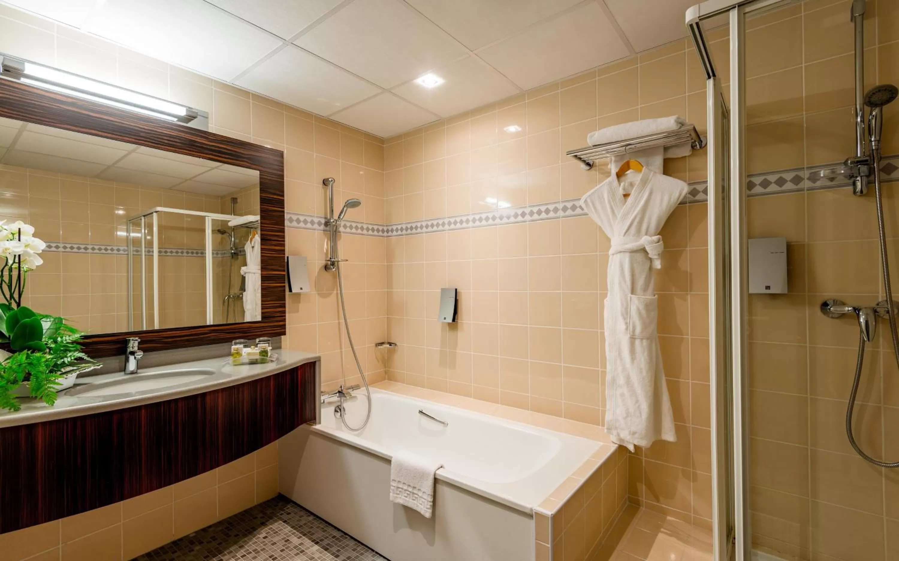 Bathroom in Holiday Inn Toulouse Airport by IHG