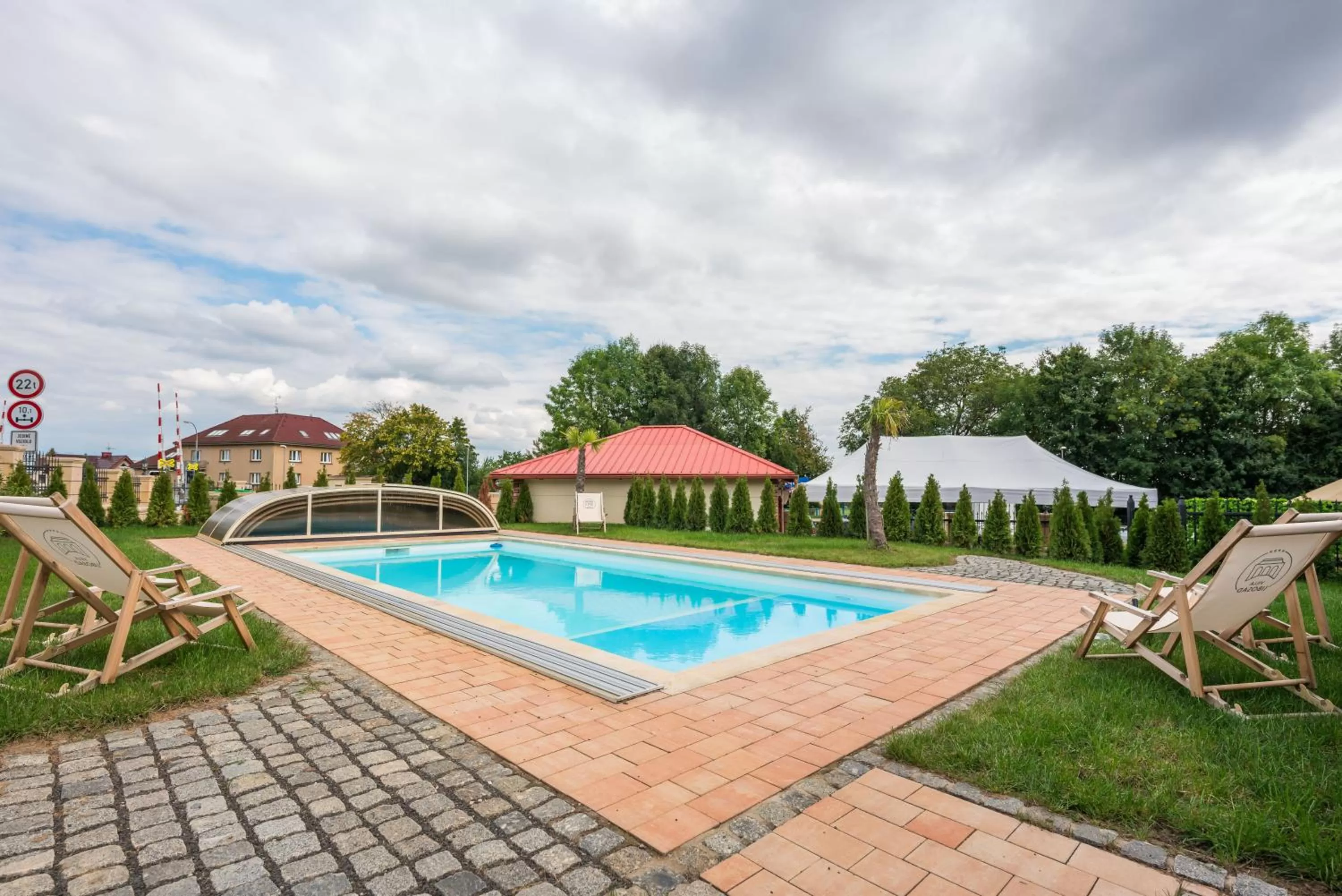Swimming Pool in Villa Libosad