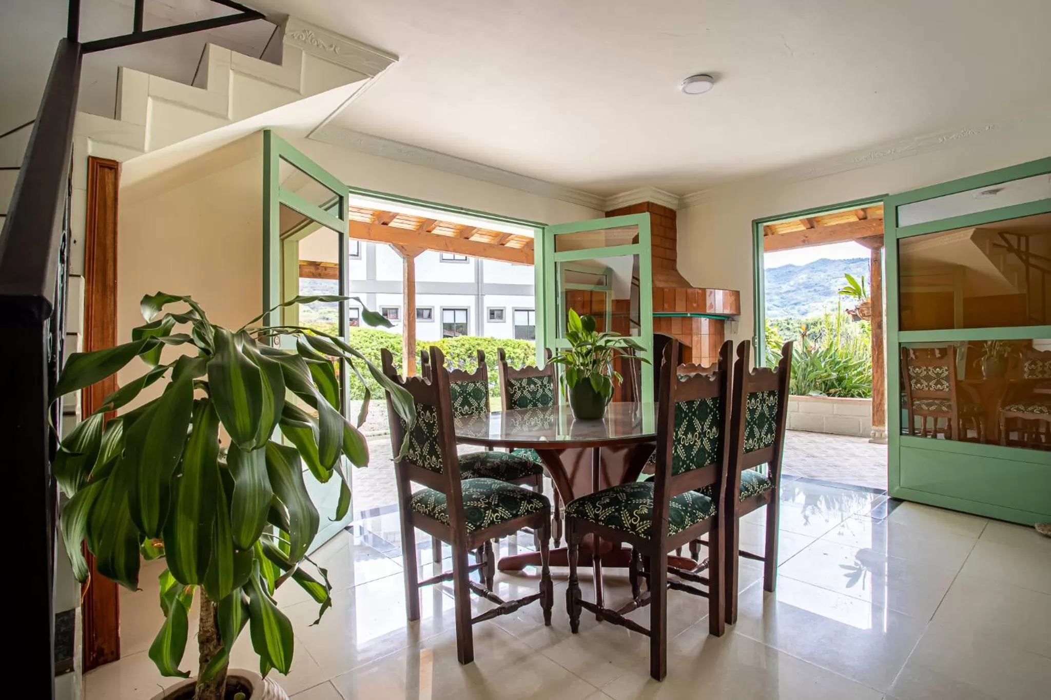 Dining area in Soy Local Guatape Campestre