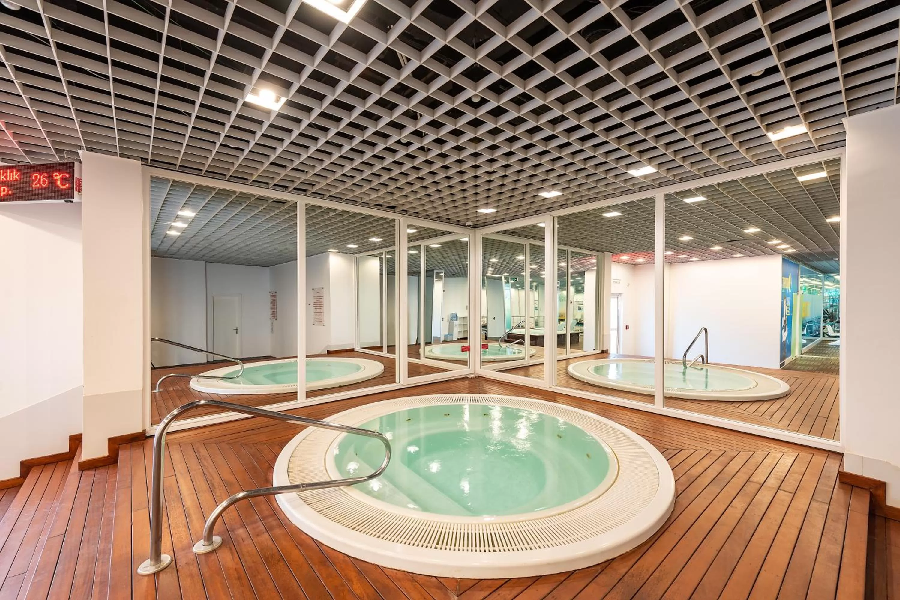 Swimming pool in Hotel SU & Aqualand