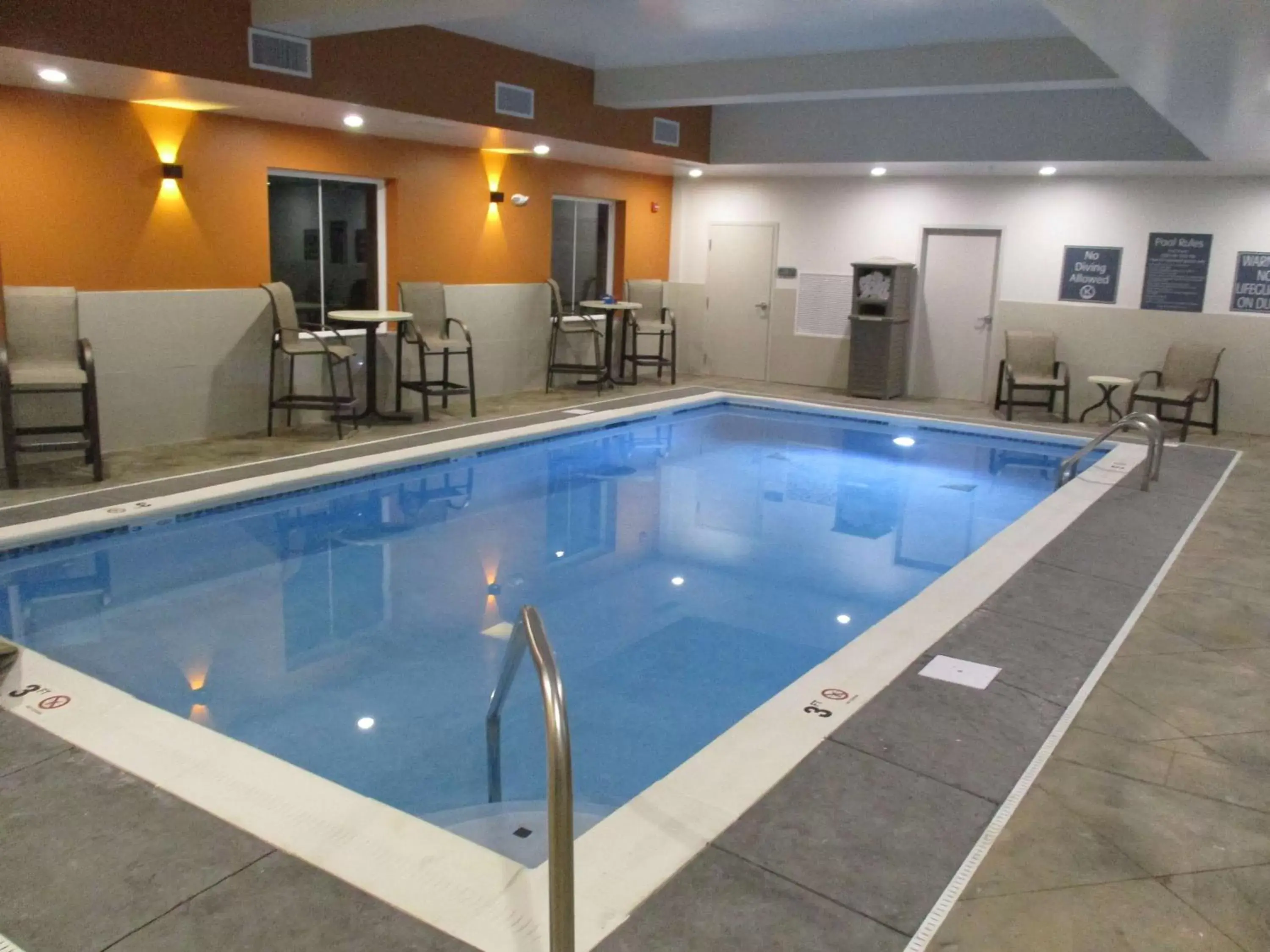 On site, Swimming Pool in Best Western Plus Owensboro