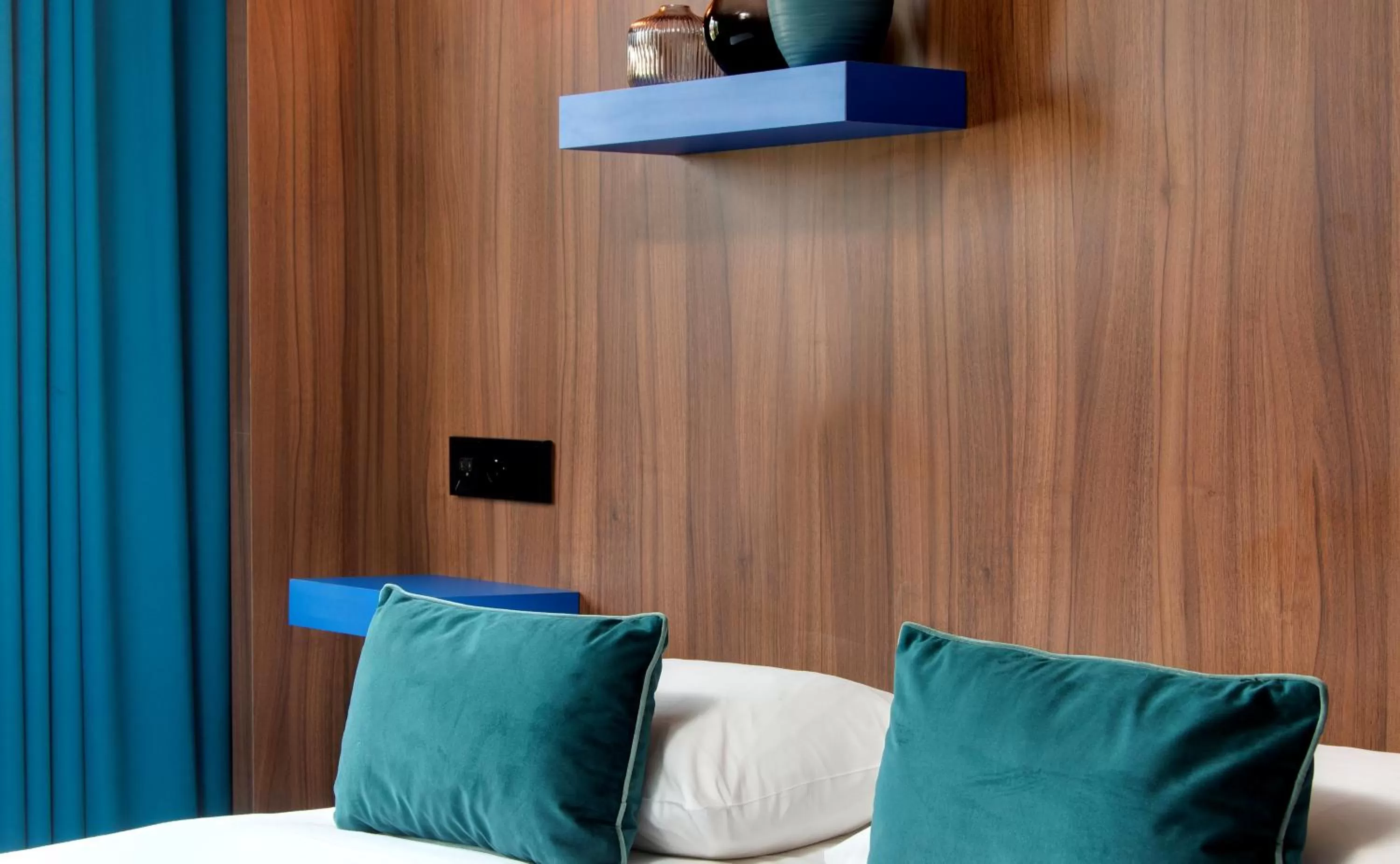 Photo of the whole room in Hôtel Montmorency & Spa