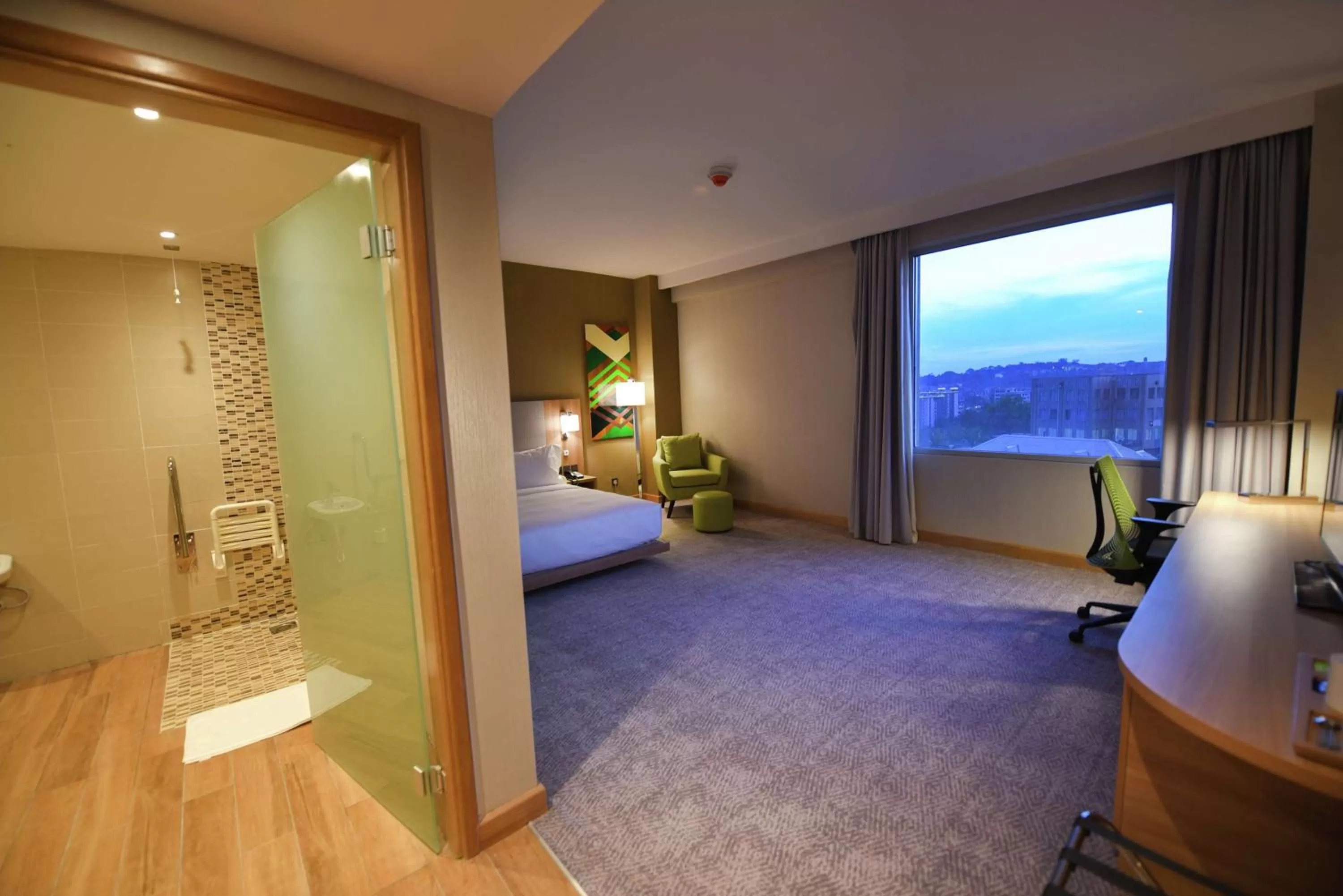 Bedroom, Bed in Hilton Garden Inn Kampala