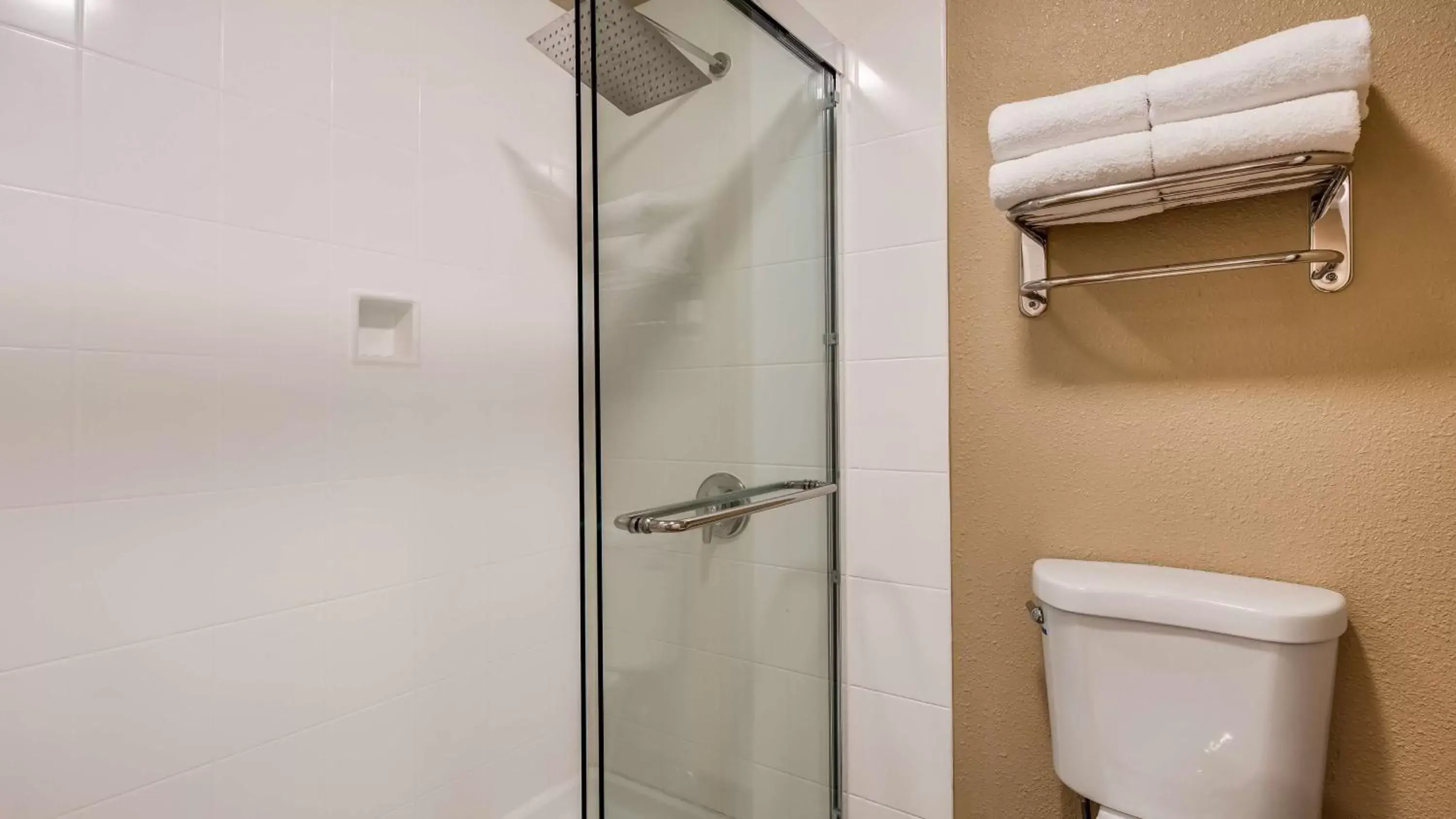 Bathroom in Best Western Plus Heritage Inn