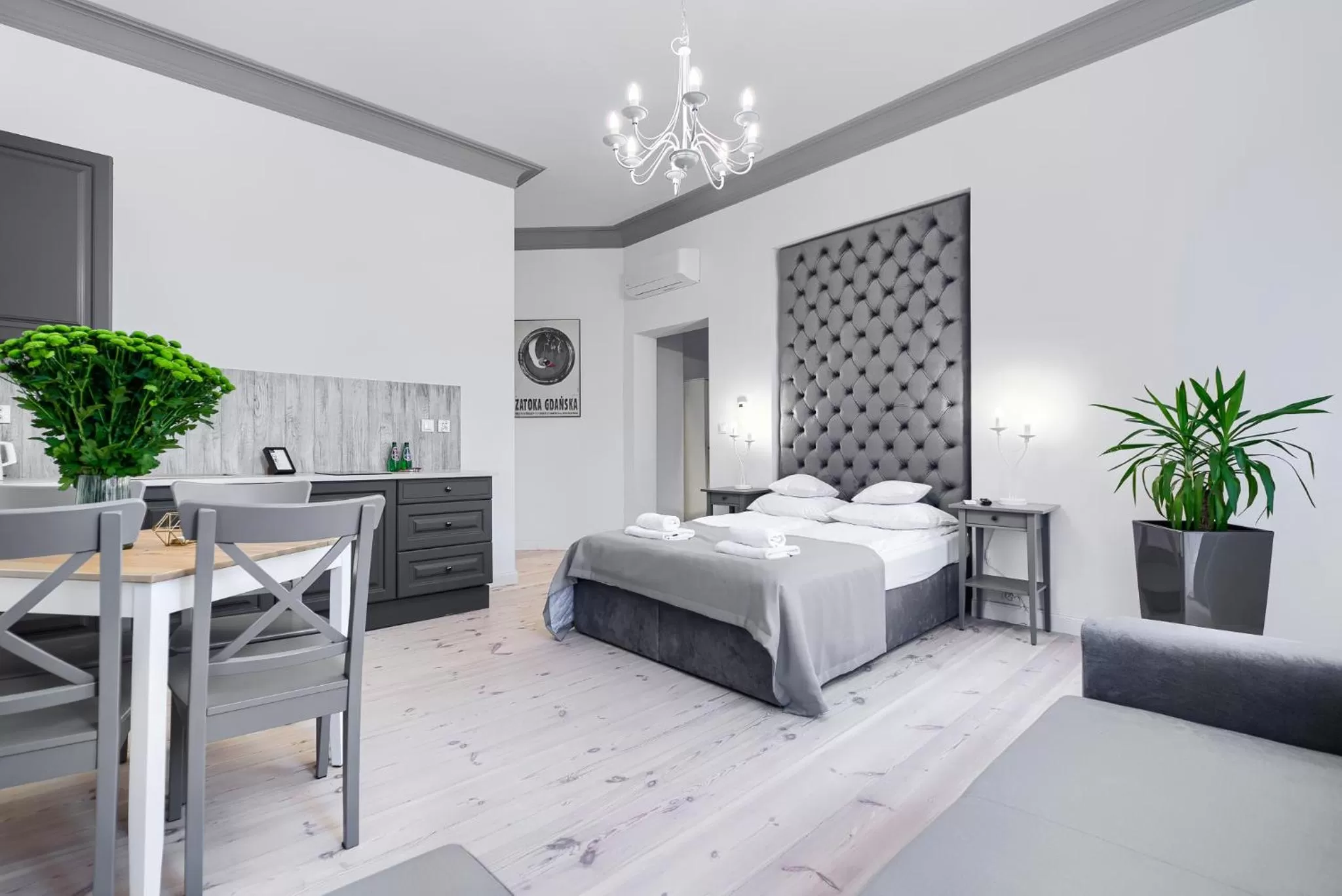 Kitchen or kitchenette, Bed in Aparthotel 1899