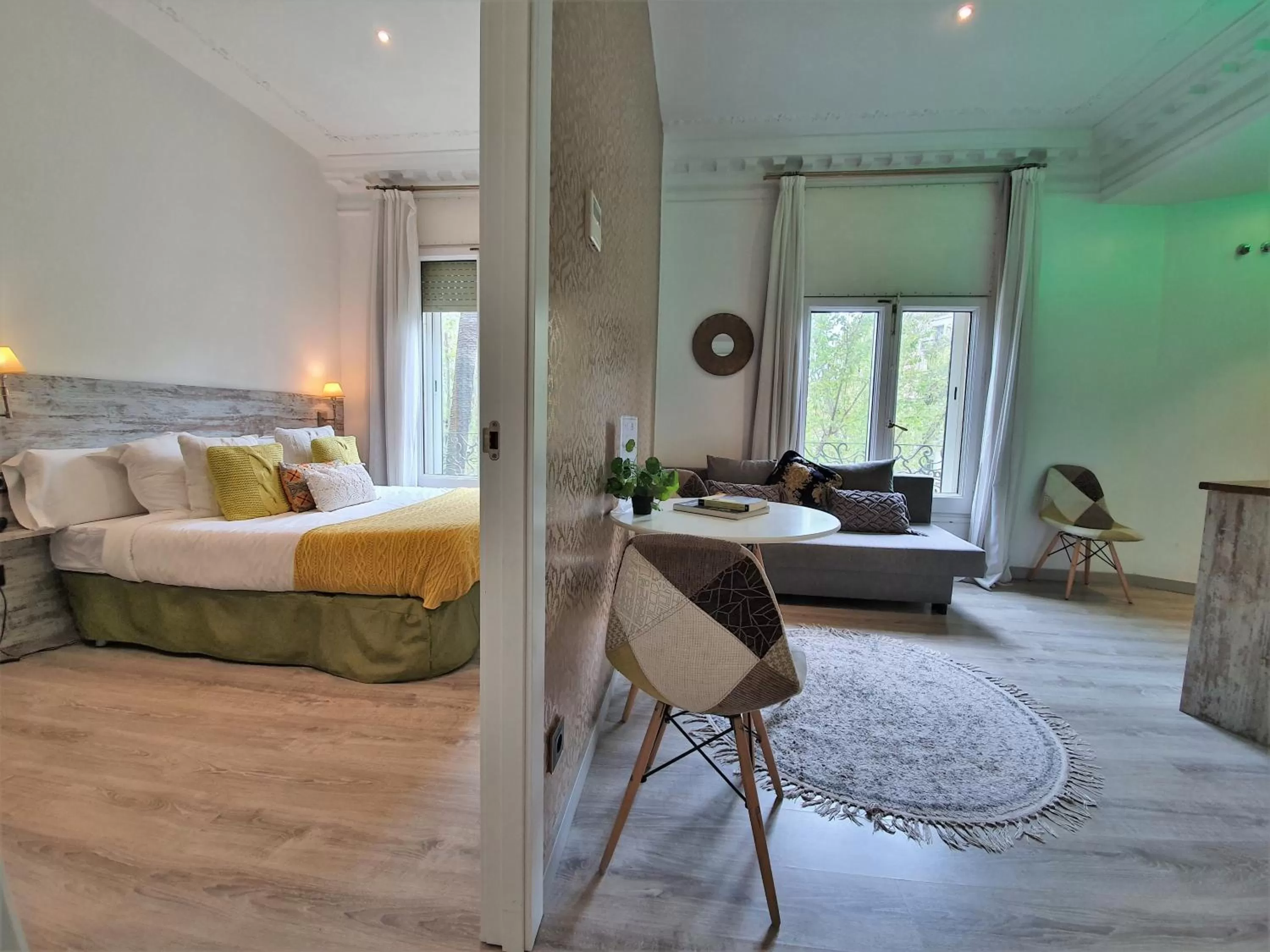 Living room, Bed in DreamKeys Barcelona City