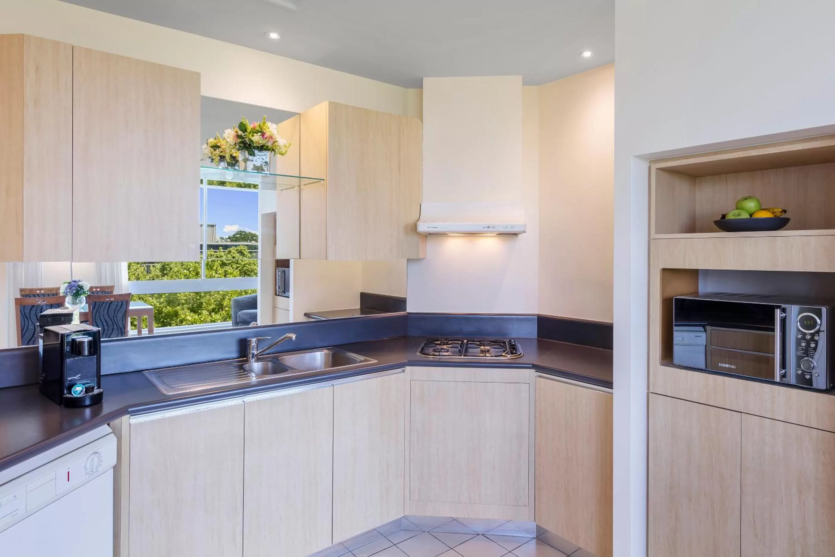 Kitchen or kitchenette in Park Regis Griffin Suites