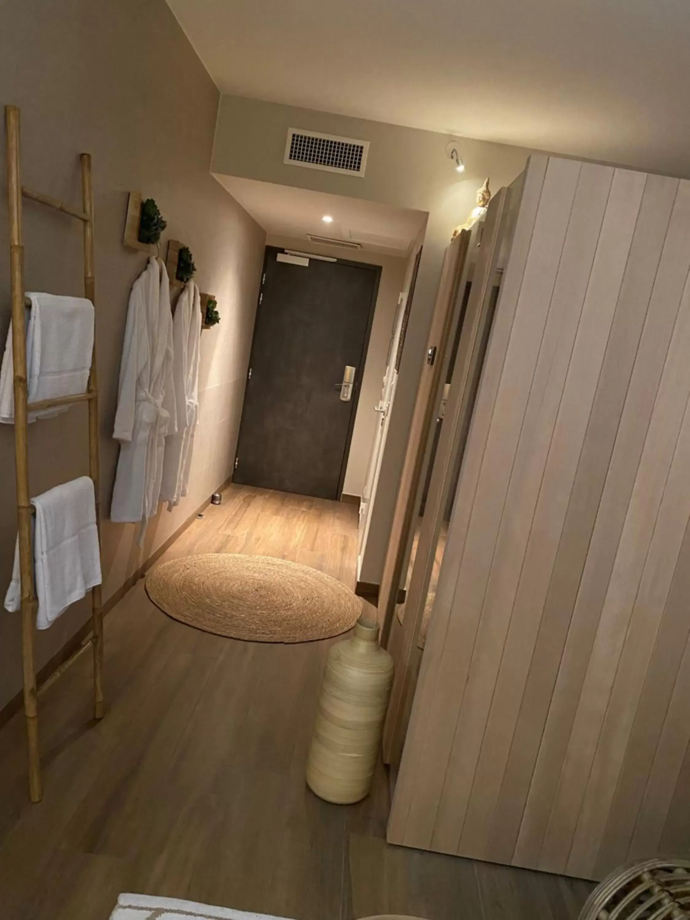 Sauna, Bathroom in Kyriad Prestige Vannes Centre-Palais des Arts