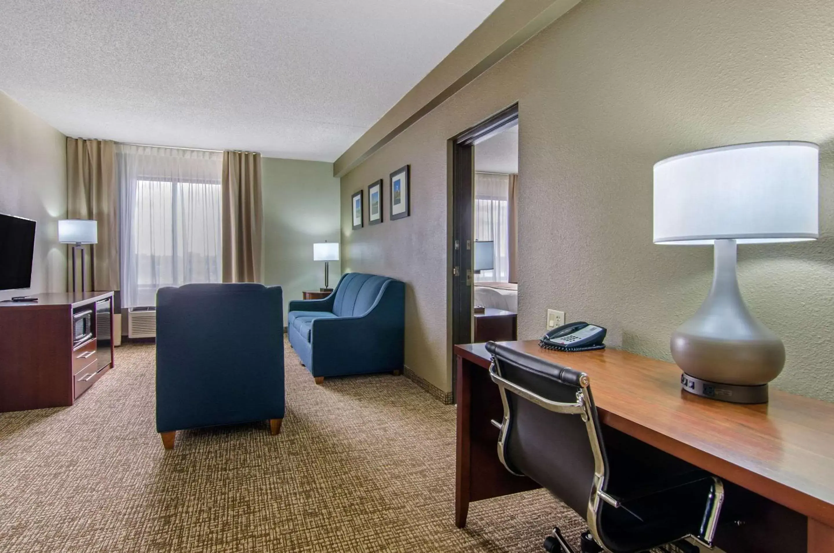 Photo of the whole room, Seating Area in Comfort Inn & Suites