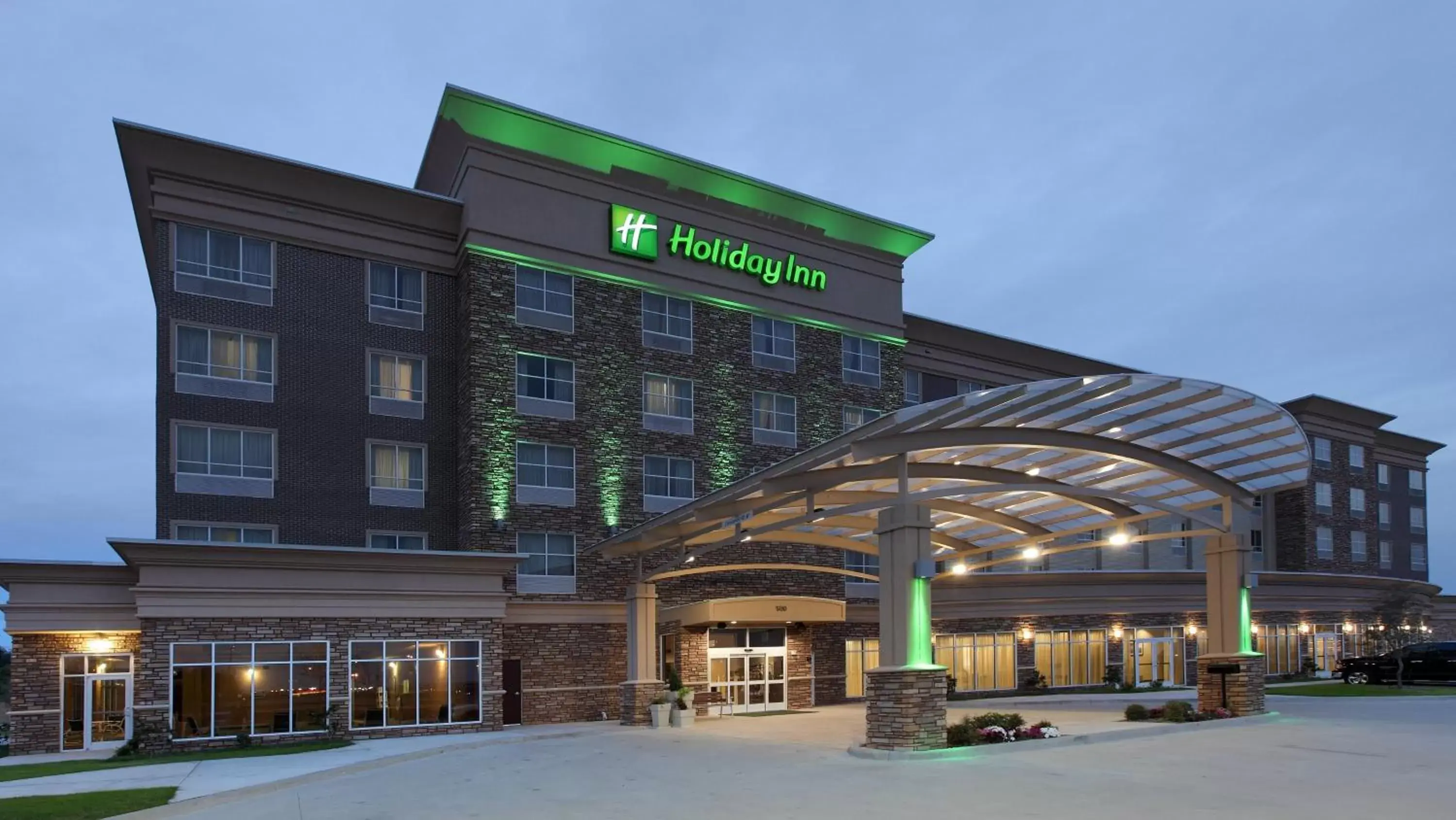 Property Building in Holiday Inn Garland, an IHG Hotel