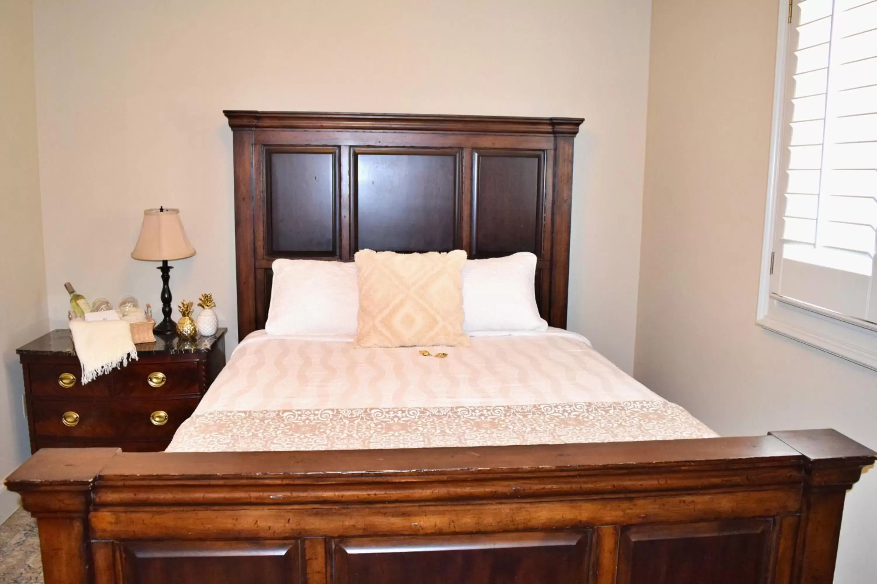 Bed in JH Adams Inn, Trademark Collection by Wyndham