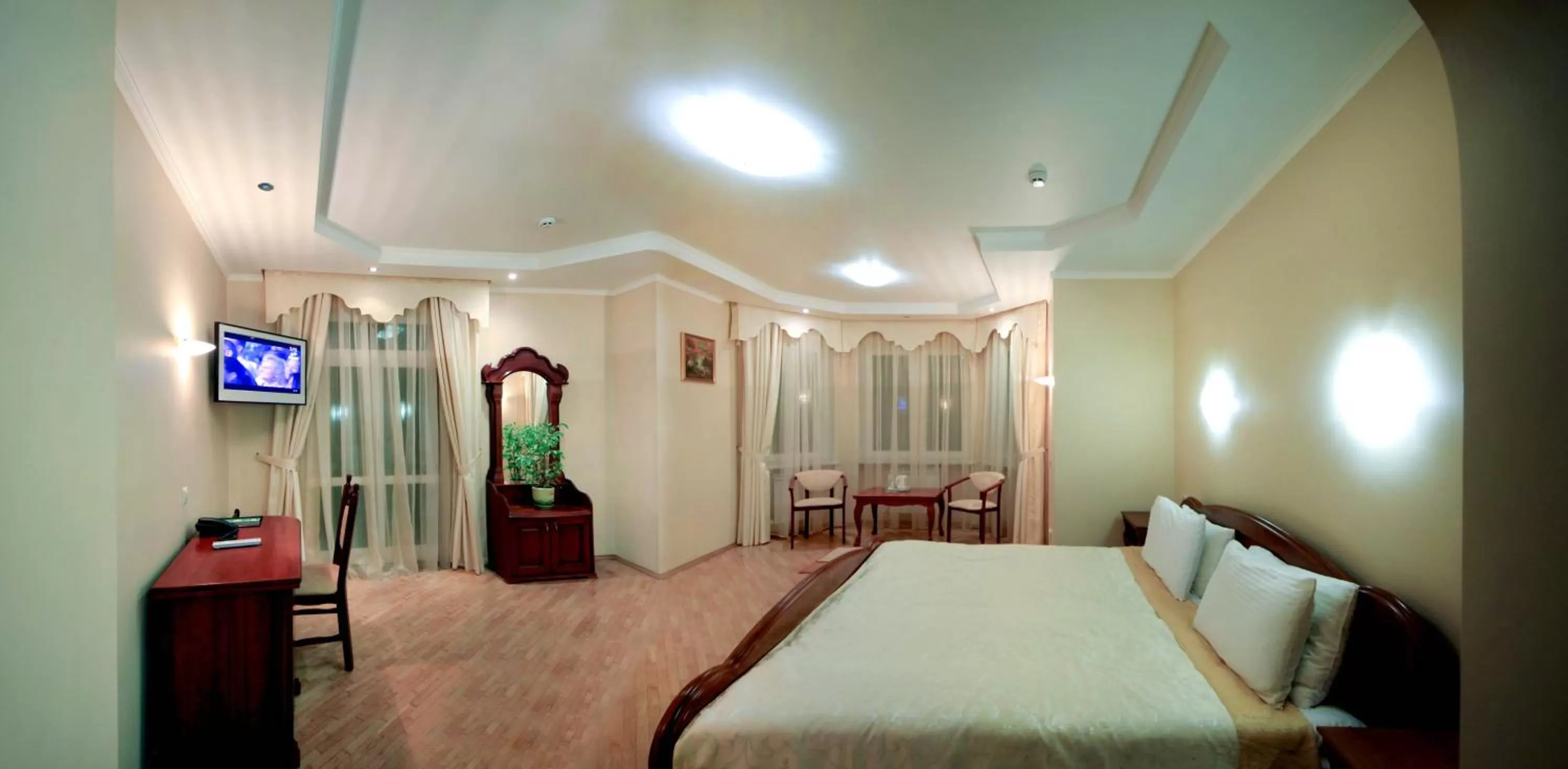 Photo of the whole room, Bed in Red Stone