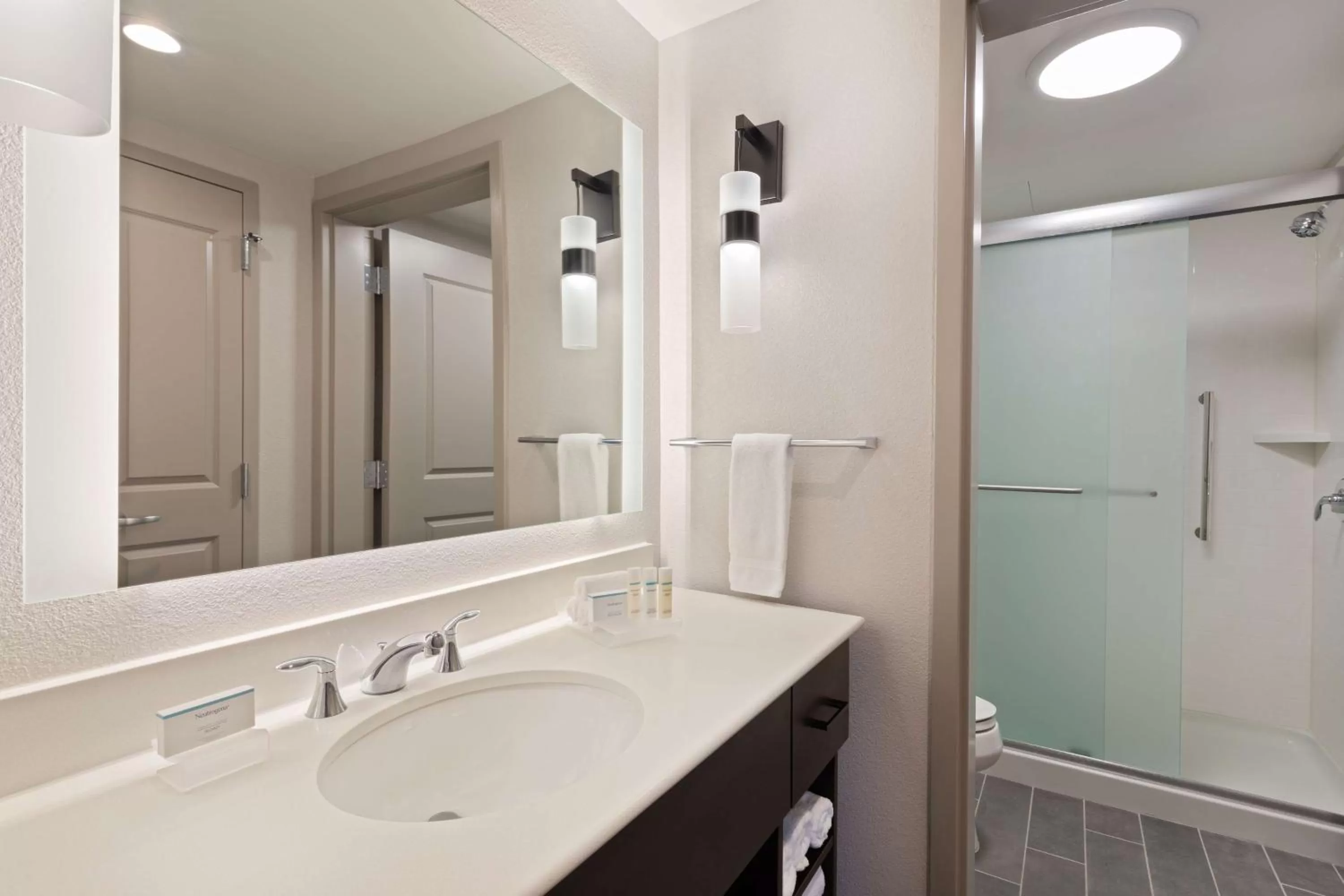 Bathroom in Homewood Suites by Hilton St Augustine San Sebastian