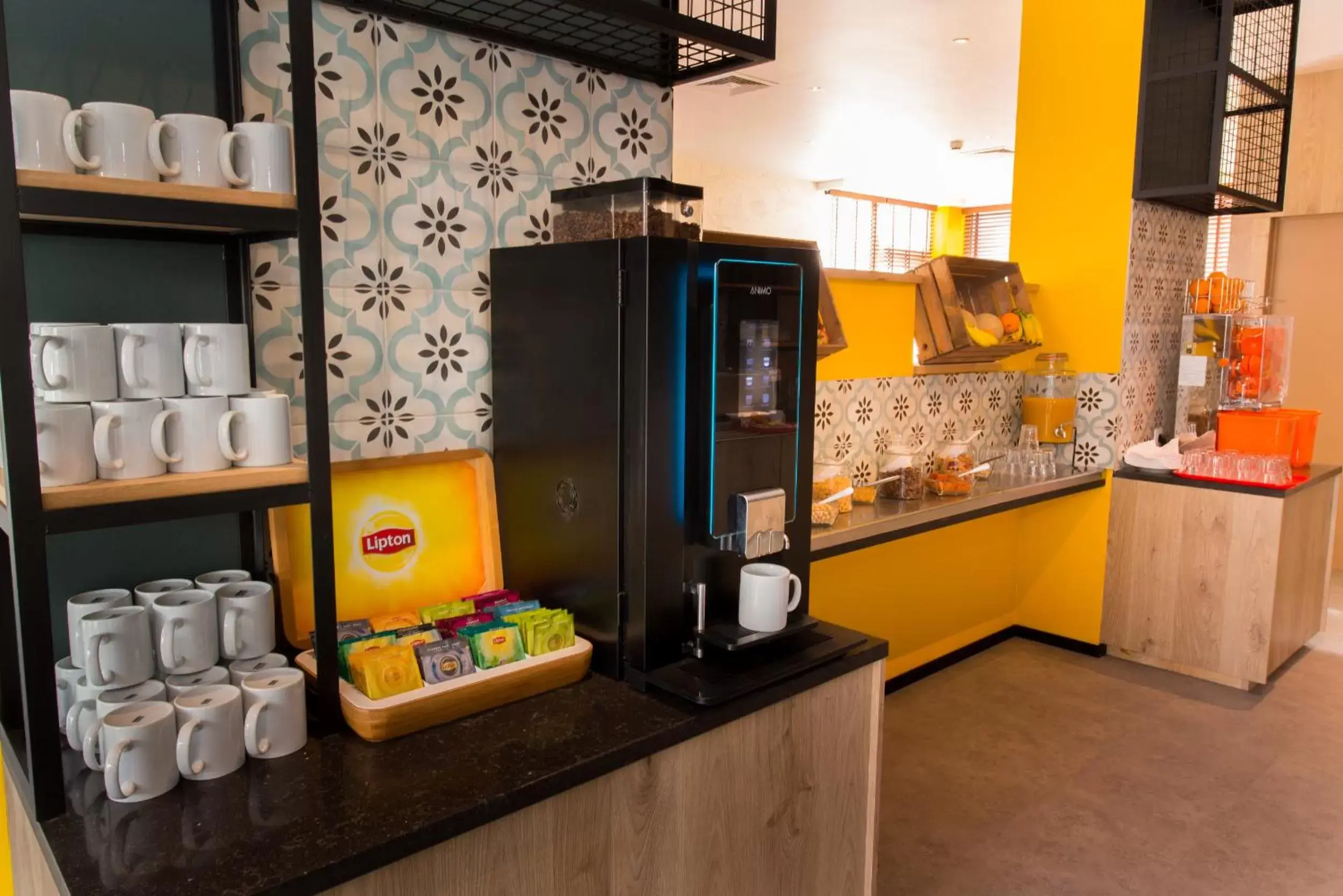 Breakfast, Coffee/Tea Facilities in ibis Mons Centre Gare