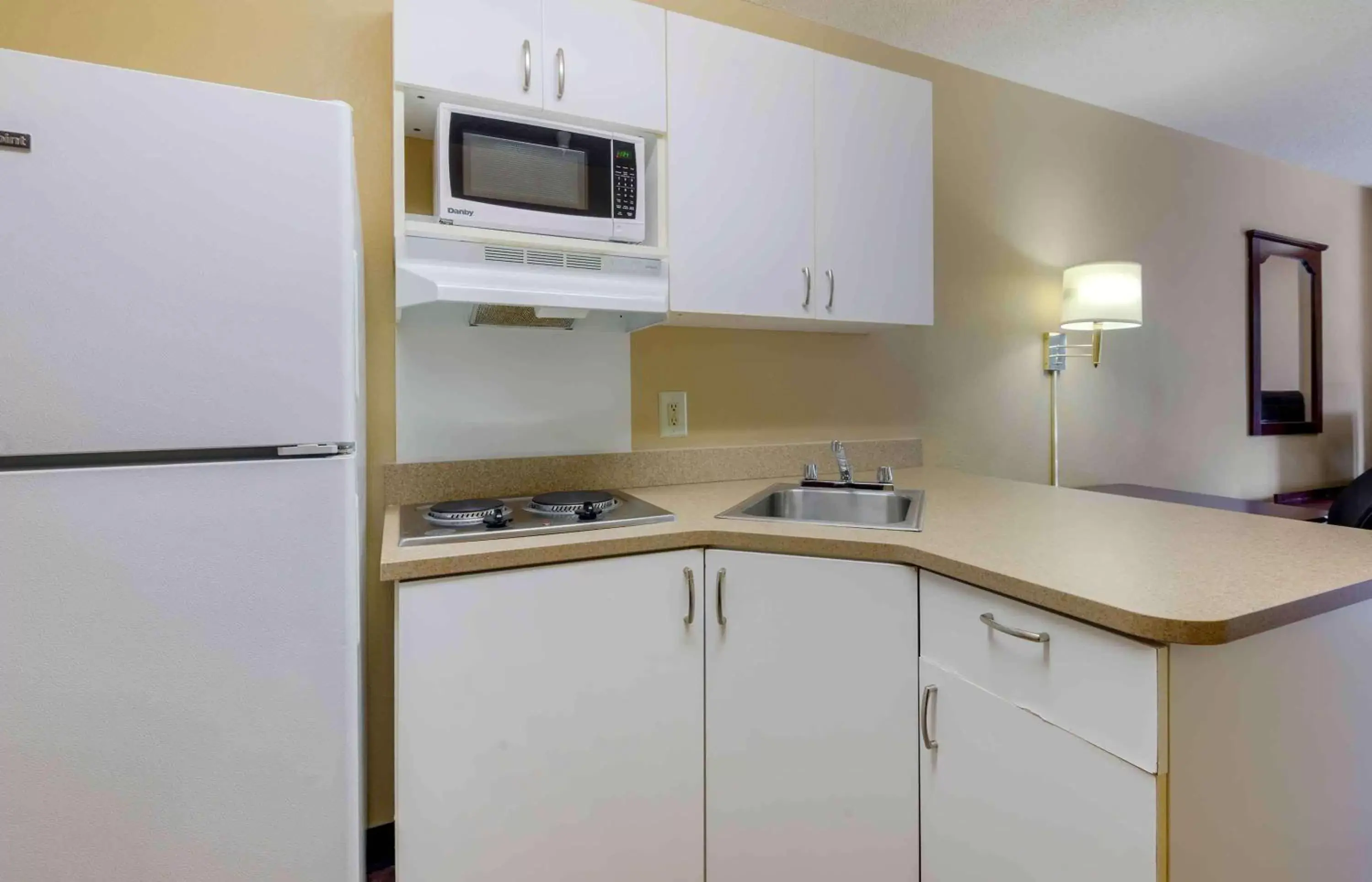 Bedroom, Kitchen/Kitchenette in Extended Stay America Suites - Asheville - Tunnel Rd