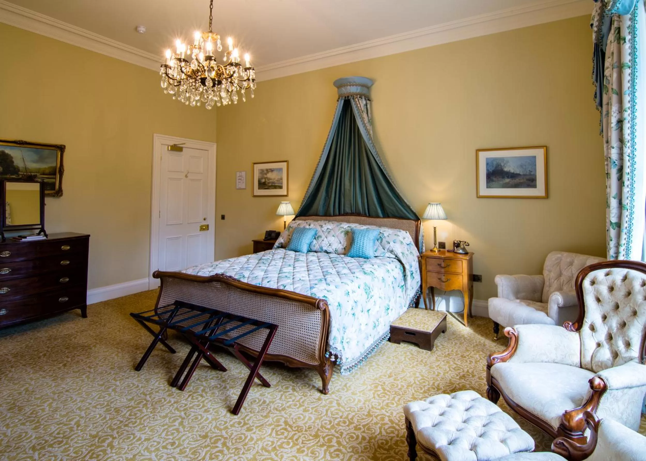 Bed in Crossbasket Castle, Hotel & Restaurant