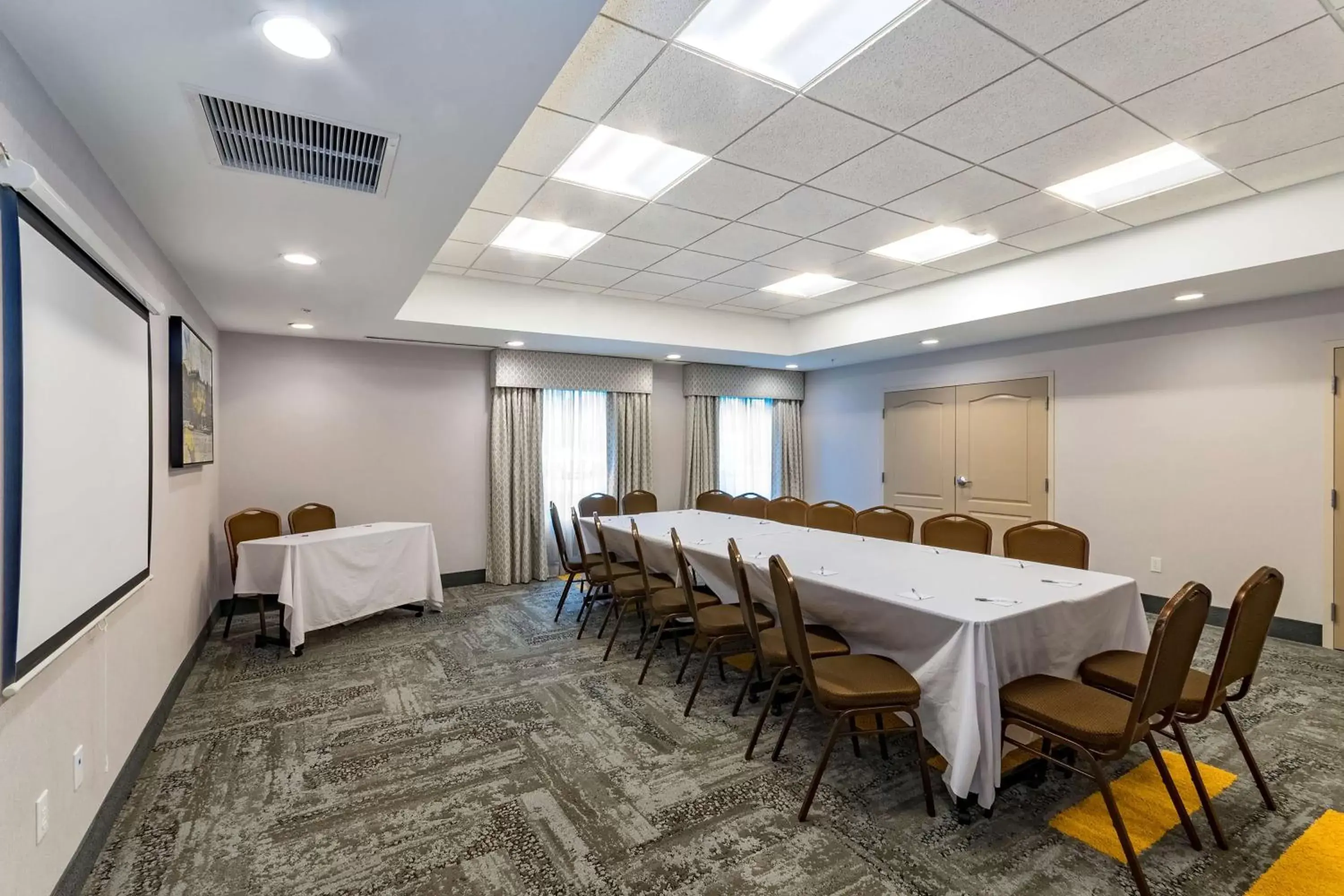 Meeting/conference room in Hampton Inn Lockport - Buffalo, NY