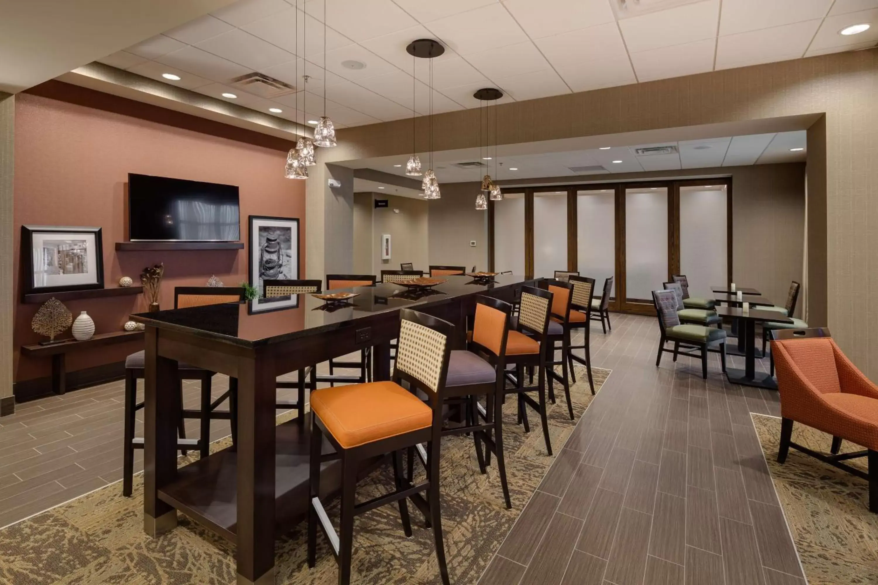 Restaurant/Places to Eat in Hampton Inn Morristown, I-81, TN