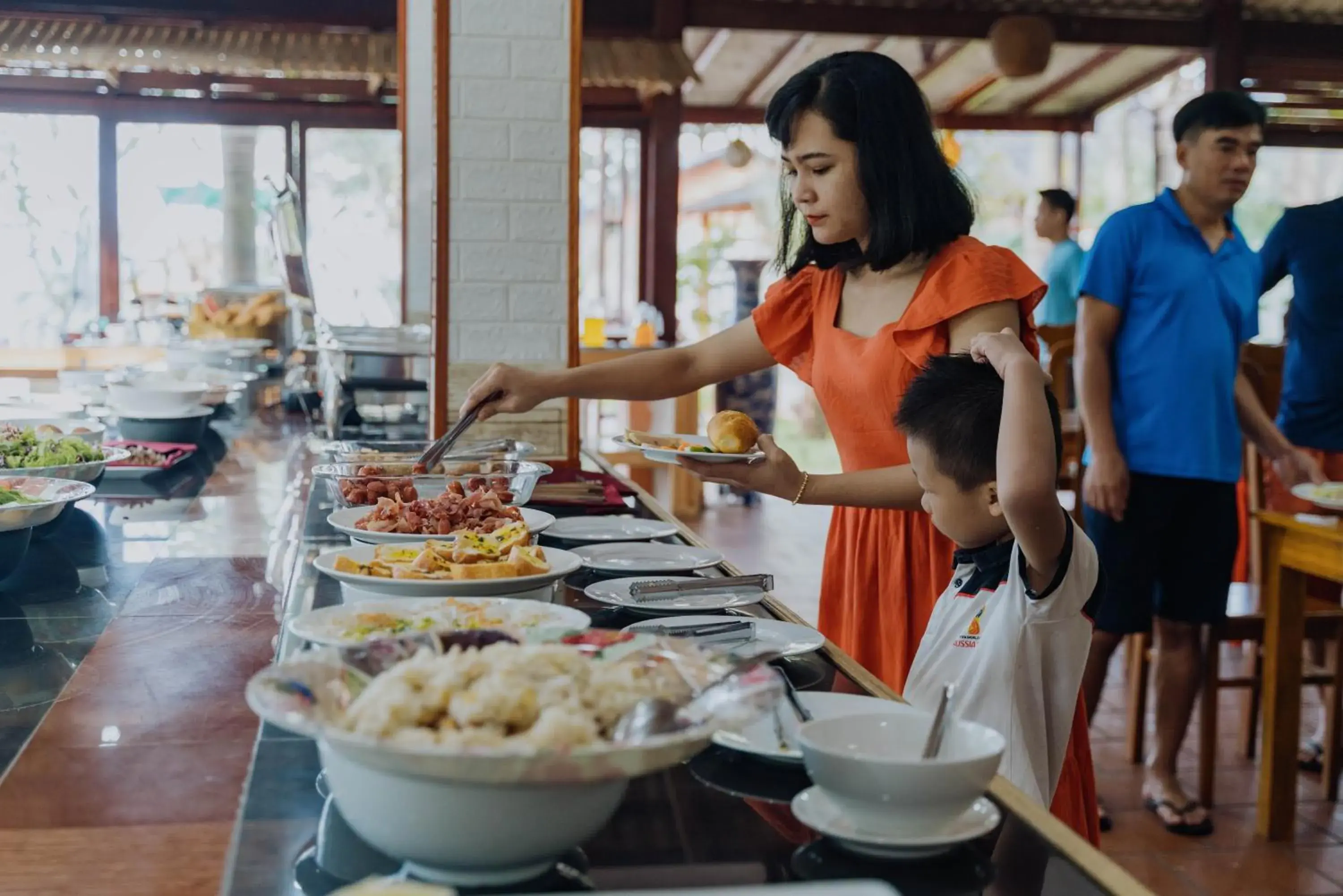Food and drinks in Orange Resort