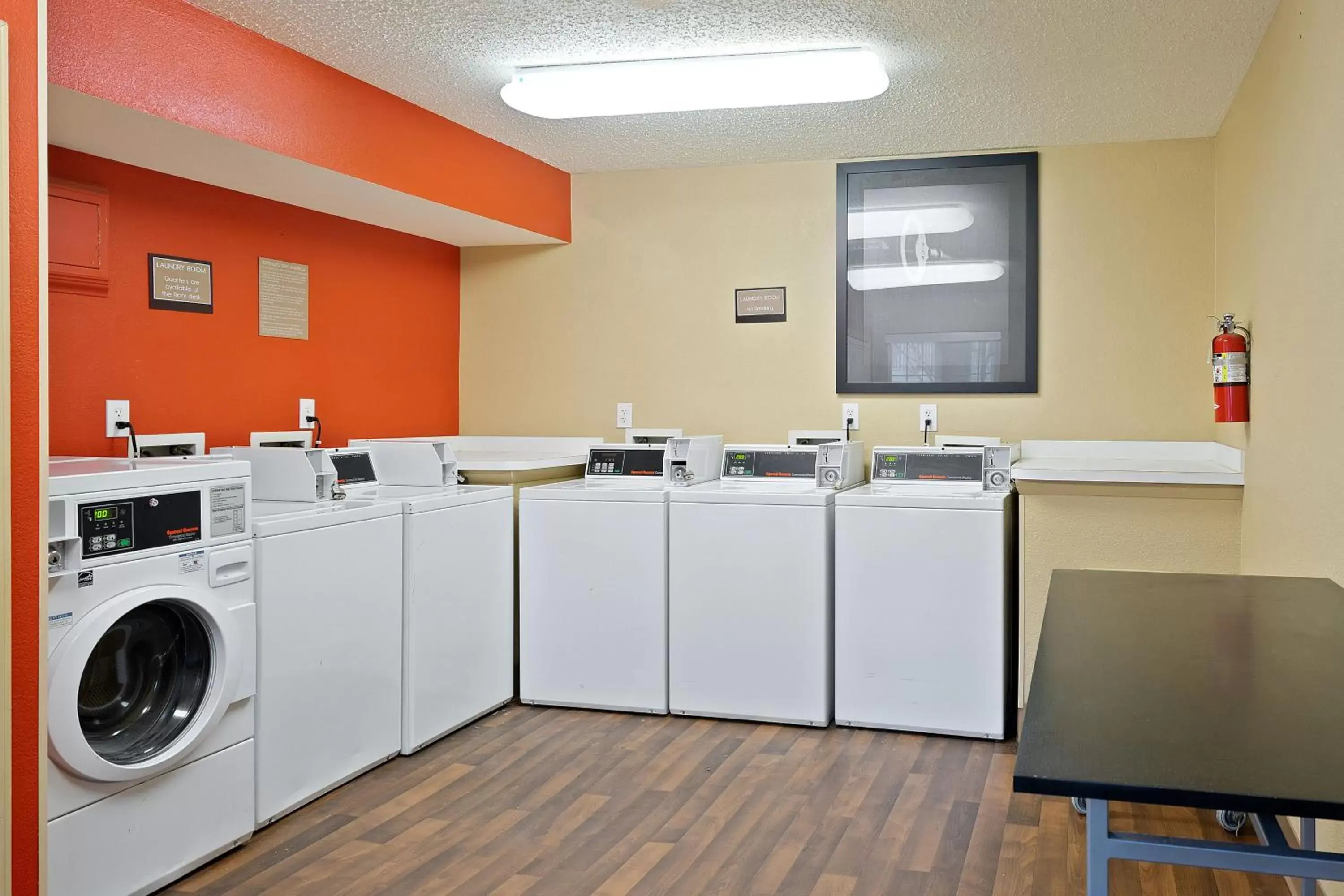 Area and facilities, Kitchen/Kitchenette in Extended Stay America Suites - Washington, DC - Reston