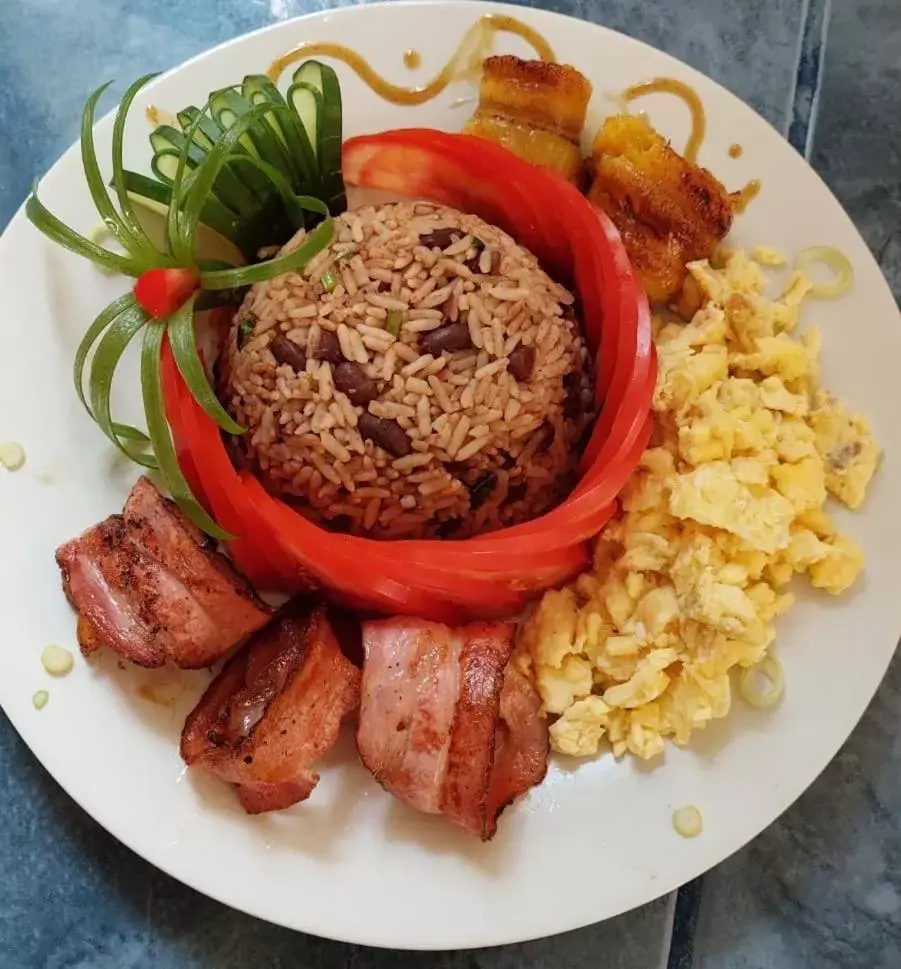 Breakfast, Food in Hotel Beachfront Vista Hermosa