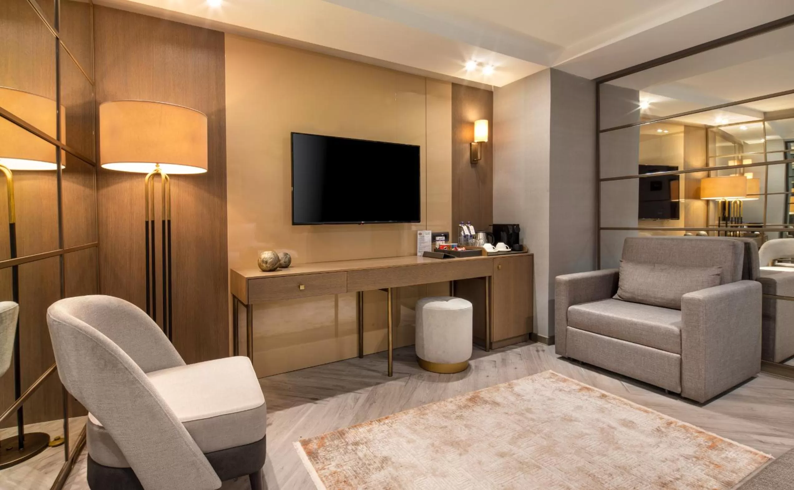 TV and multimedia in Mula Hotel