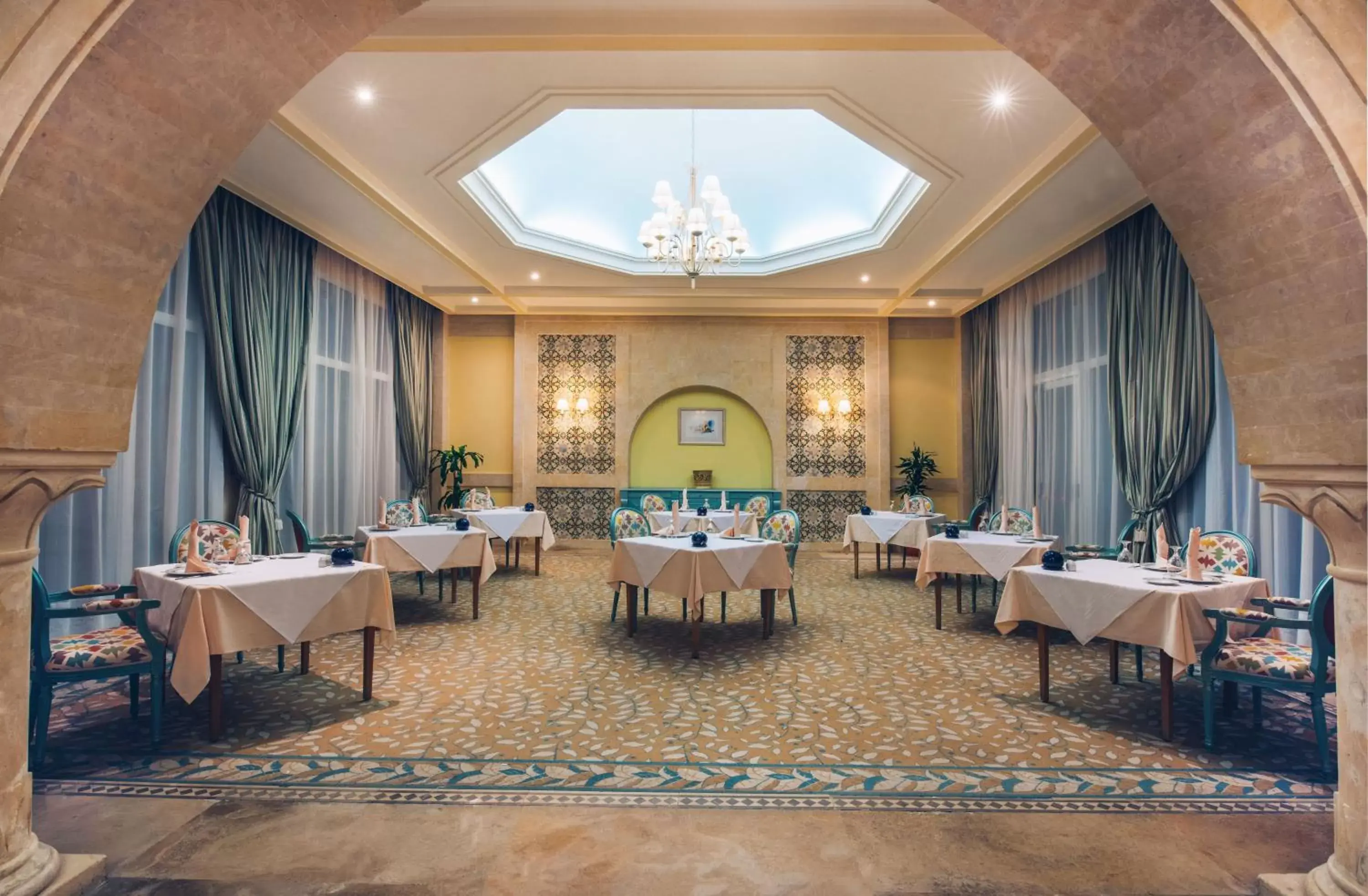 Restaurant/places to eat in Iberostar Waves Averroes Restaurant/places to eat in Iberostar Waves Averroes