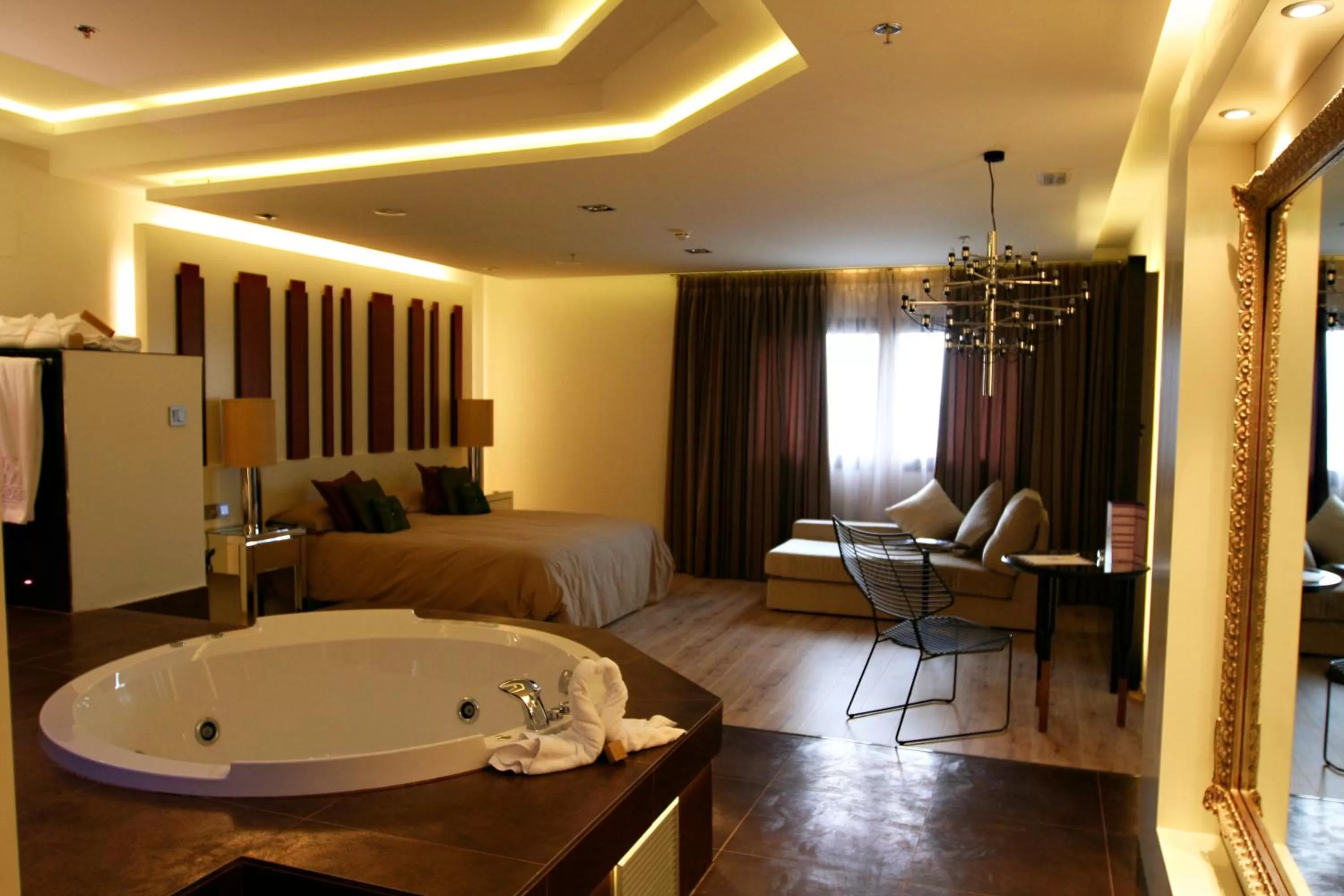 Photo of the whole room, Bed in Kadrit Hotel