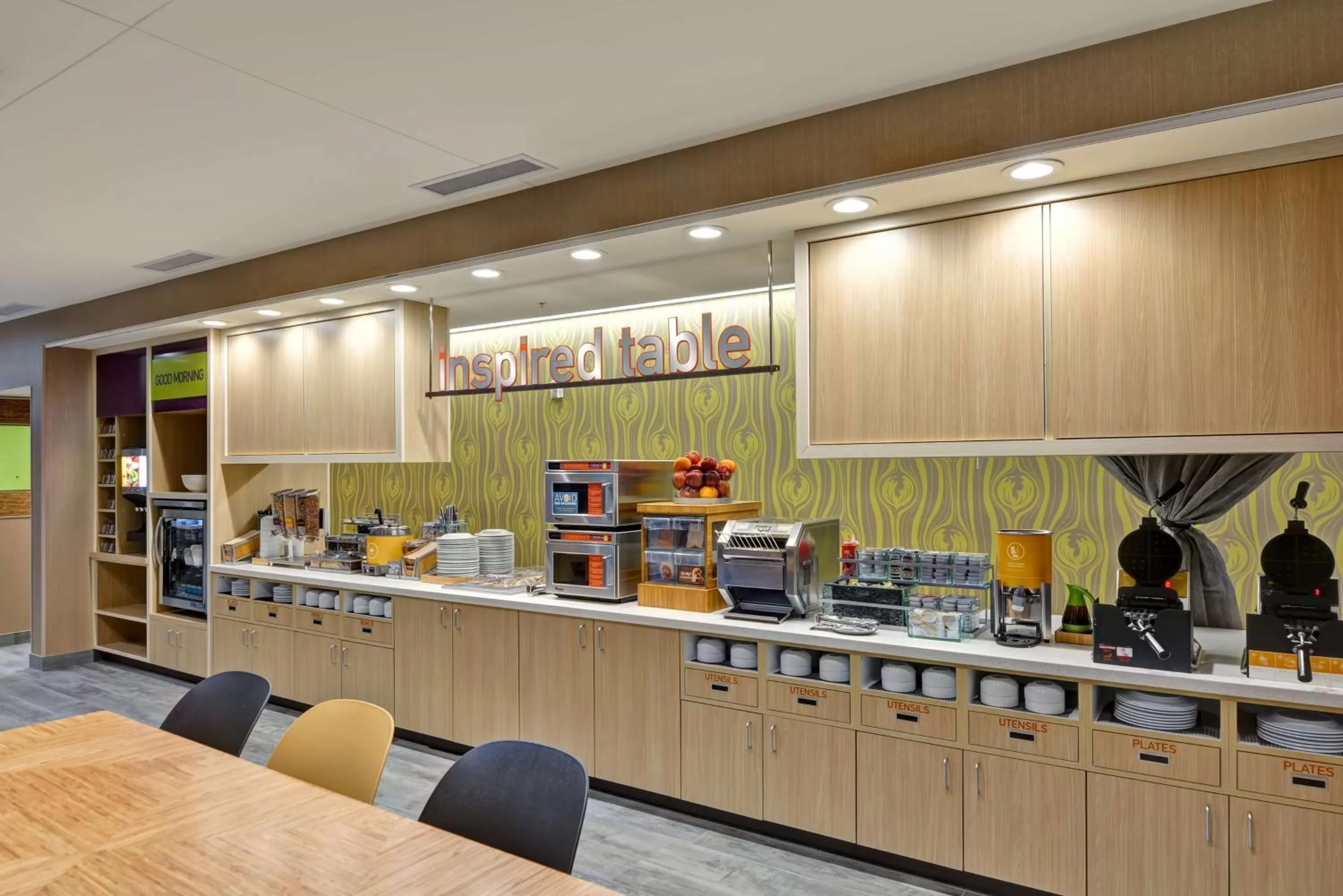 Dining area in Home2 Suites By Hilton Lafayette