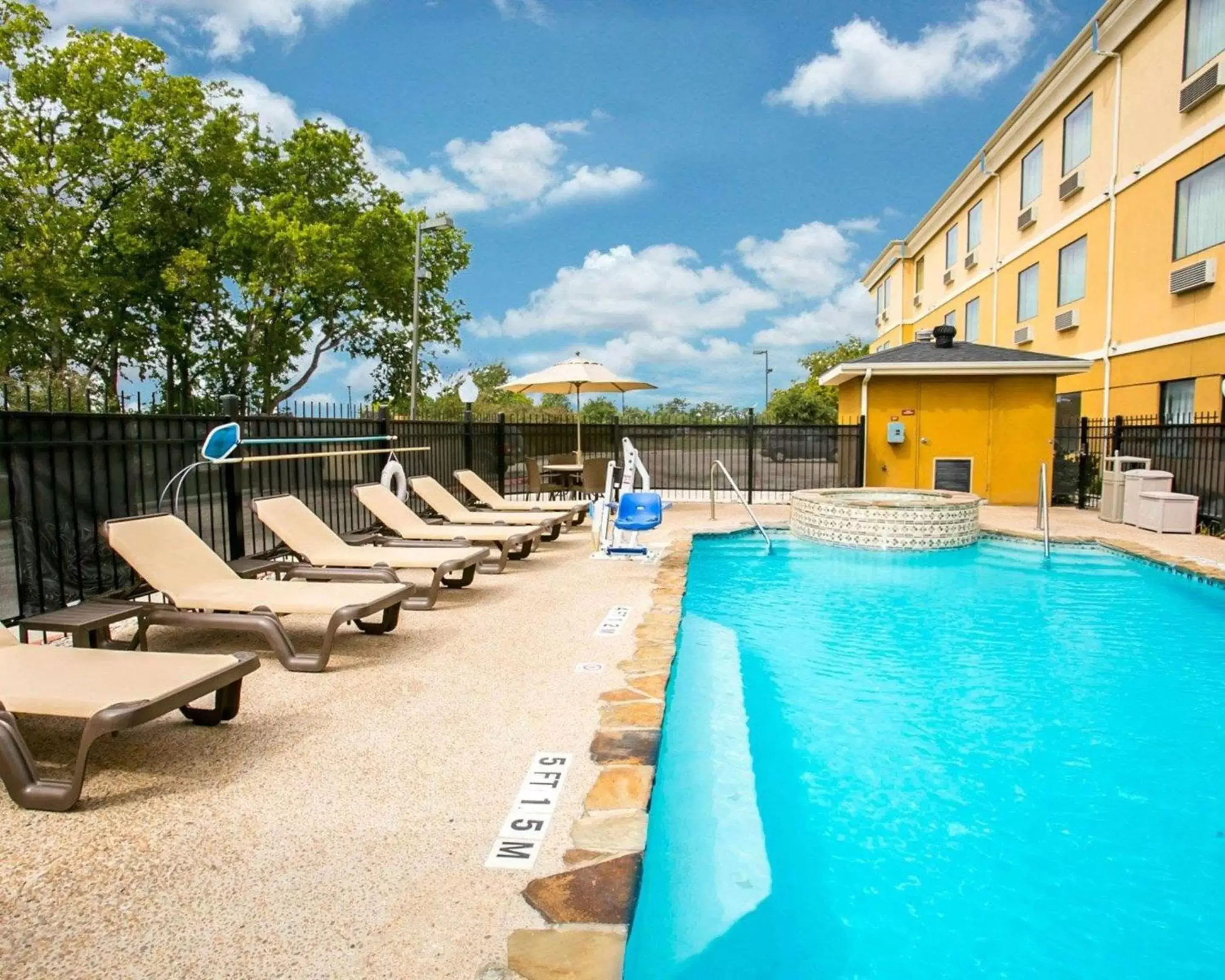 On site, Swimming Pool in Sleep Inn & Suites New Braunfels
