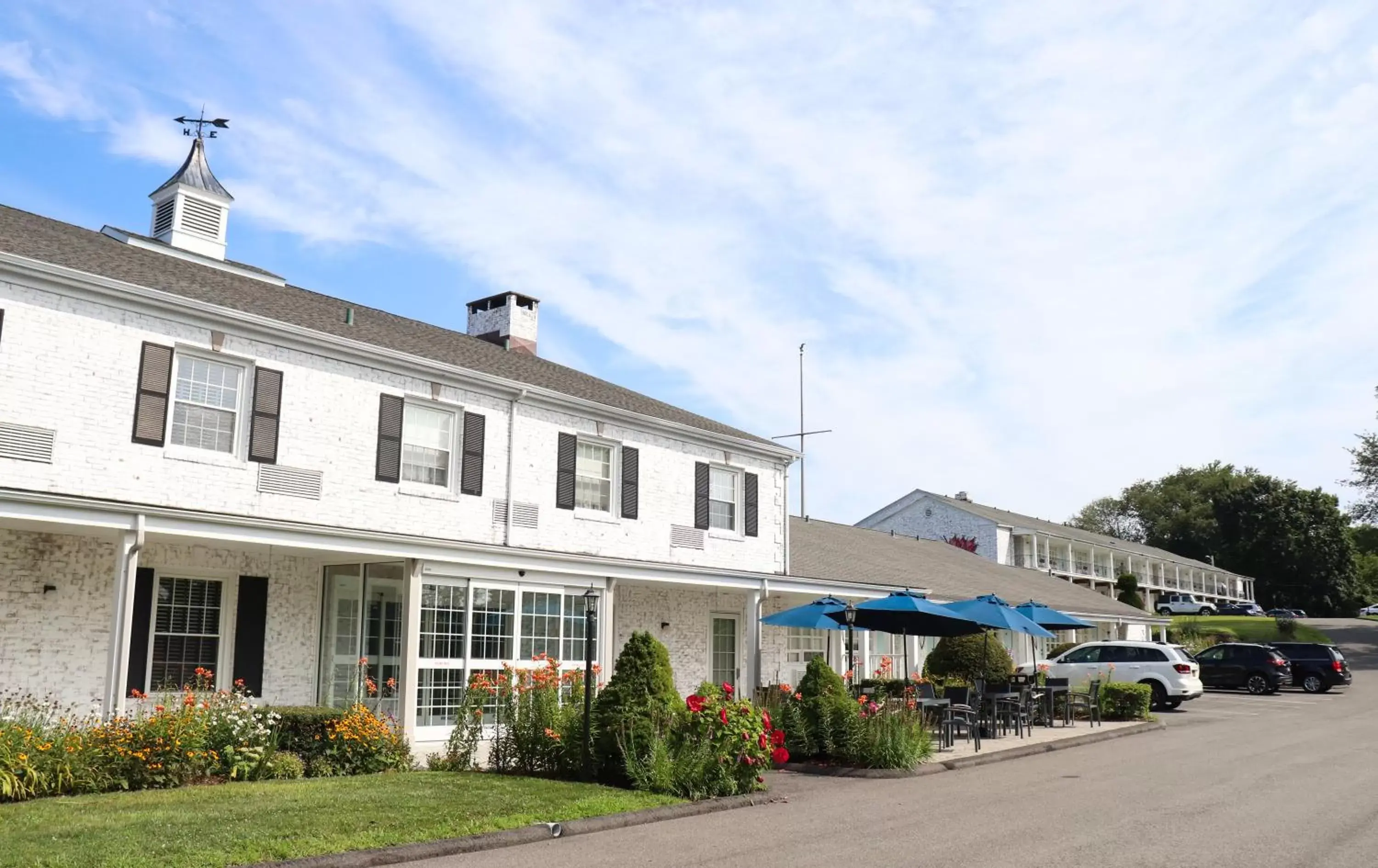 Property building in Circle Hotel Fairfield Property building in Circle Hotel Fairfield