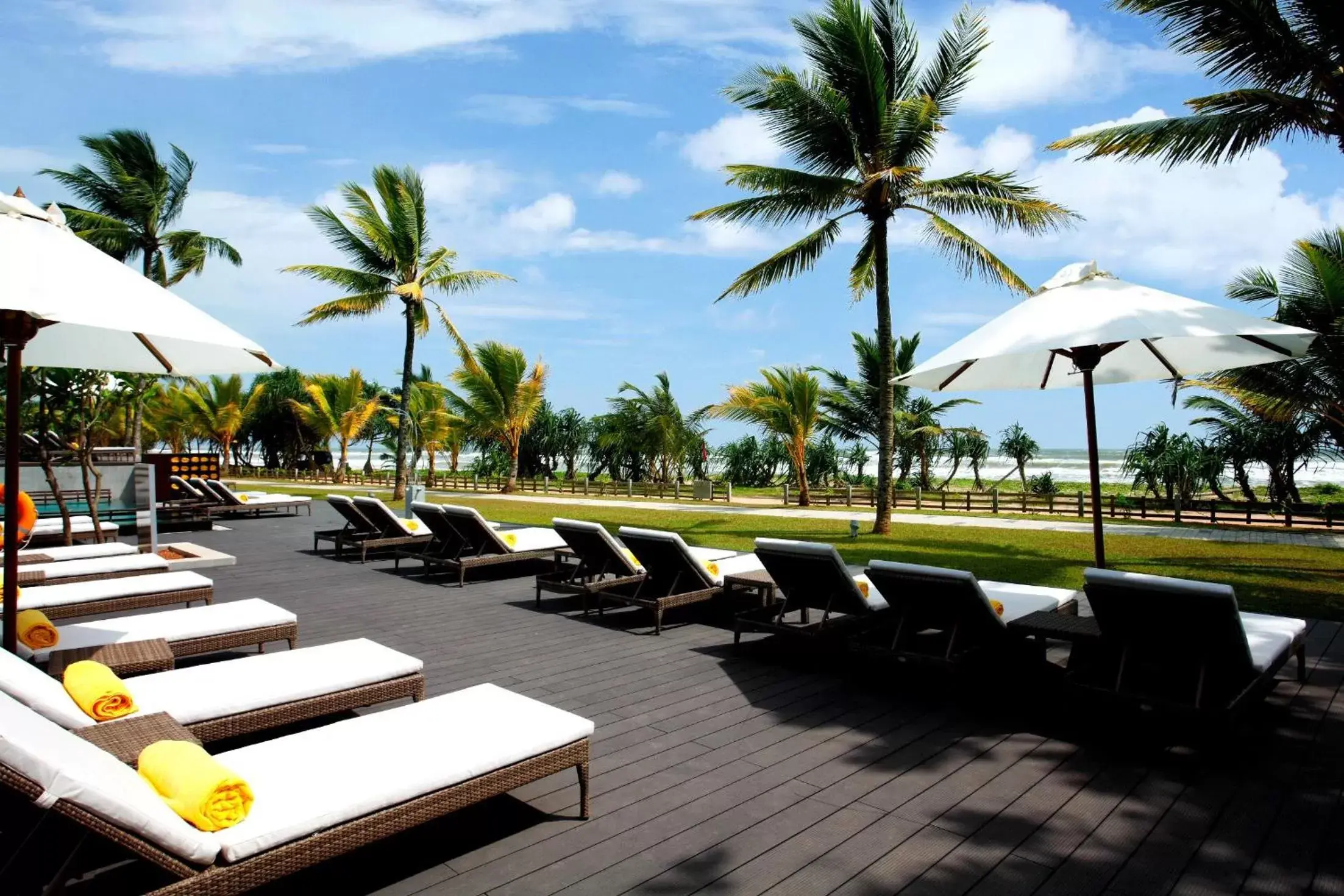 Swimming Pool in Centara Ceysands Resort & Spa Sri Lanka