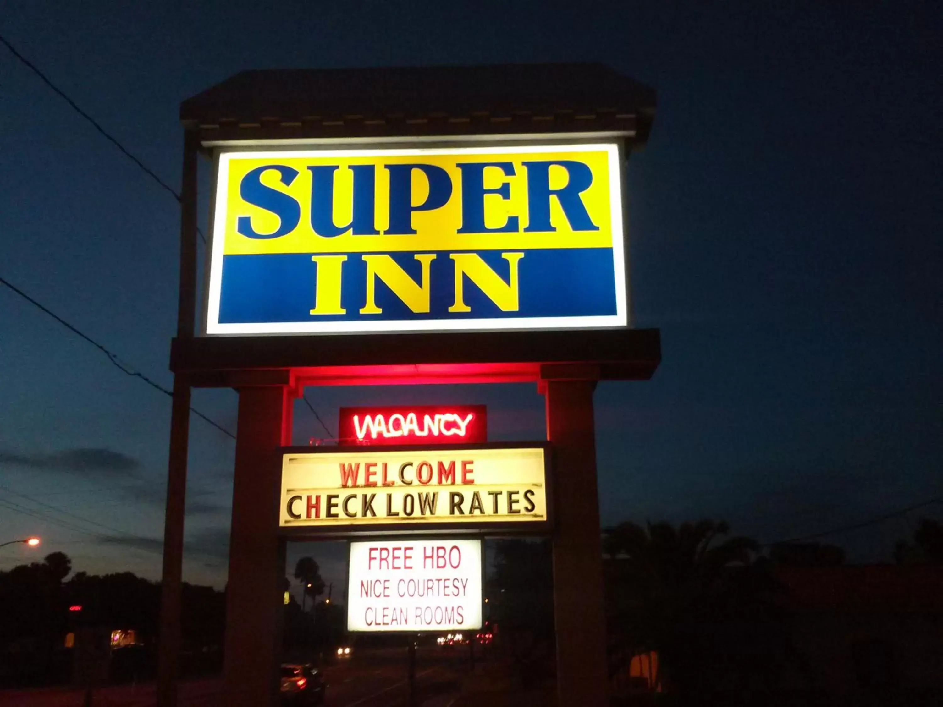 Night, Logo/Certificate/Sign/Award in Super Inn Daytona Beach